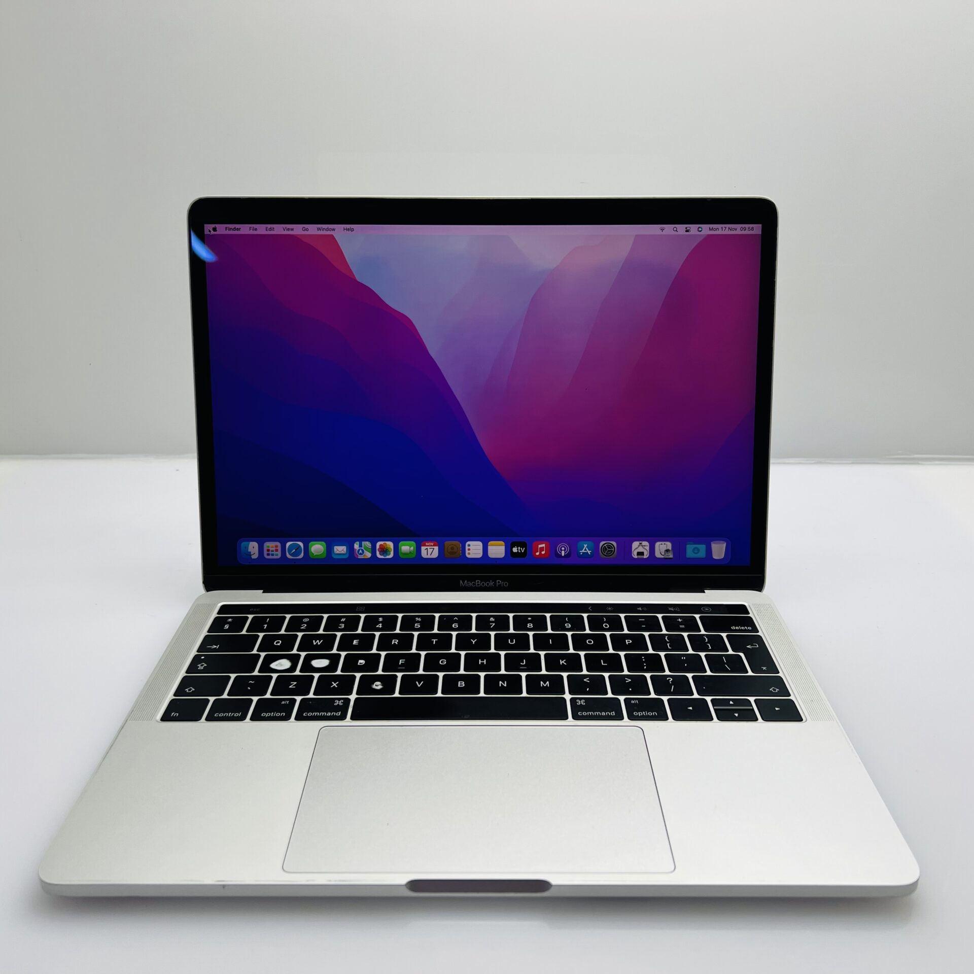 Apple MacBook Pro 13-Inch “Core i5” 2.9GHz (Touch/Late 2016) 8GB