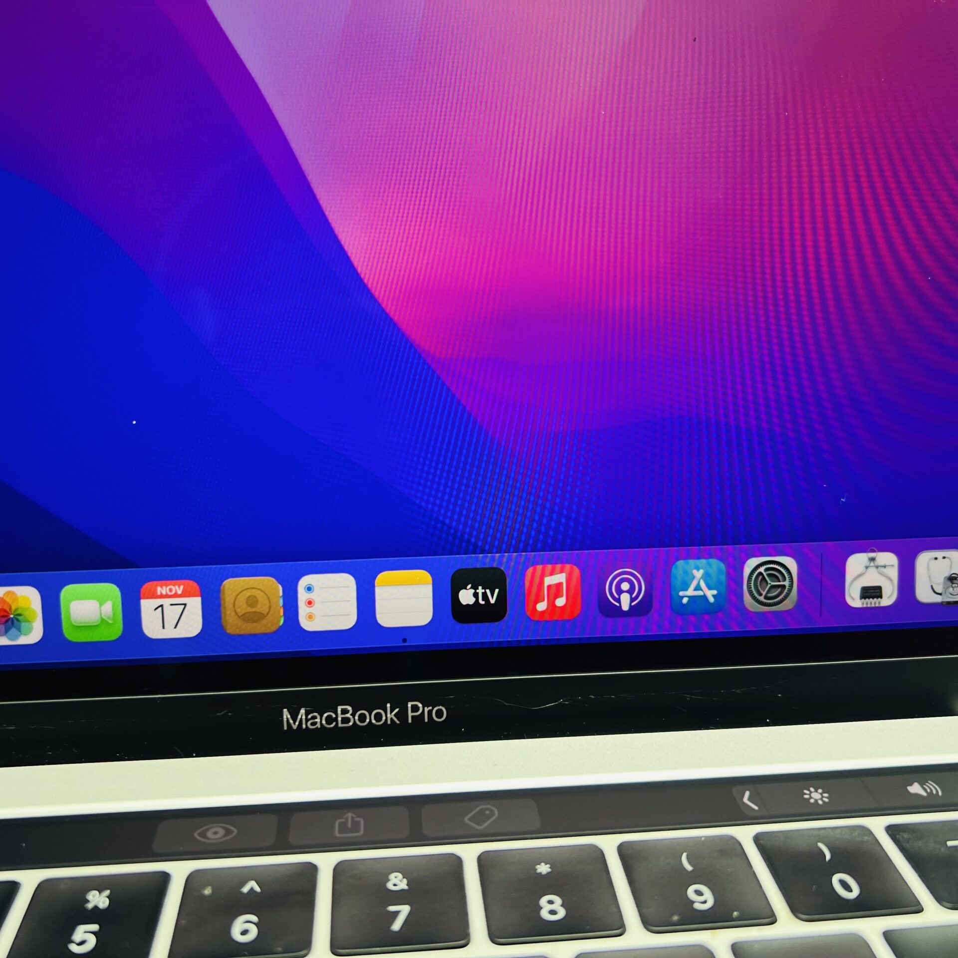 Apple MacBook Pro 13-Inch “Core i5” 2.9GHz (Touch/Late 2016) 8GB