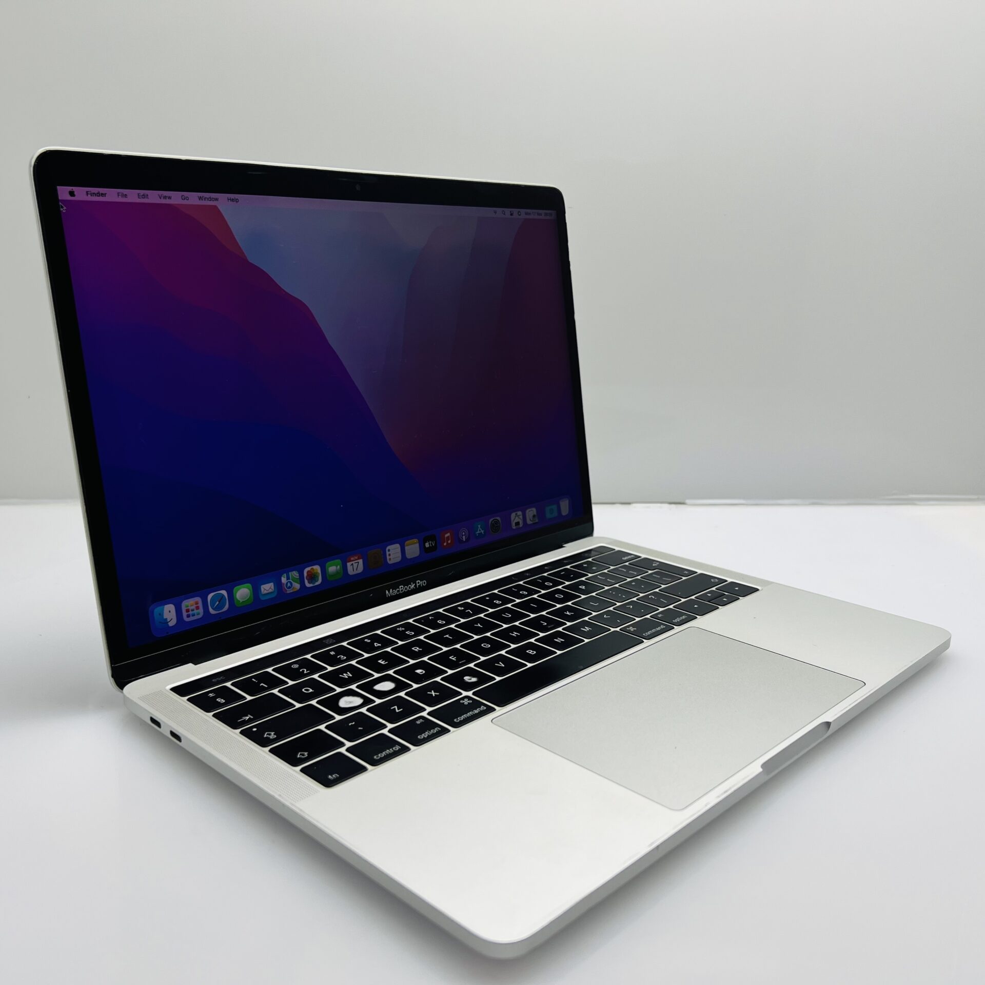 MacBookPro 2016 13‘ i5 8GB/256GB Apple MacBook Pro 13-Inch “Core i5” 2.9GHz (Touch/Late 2016) 8GB