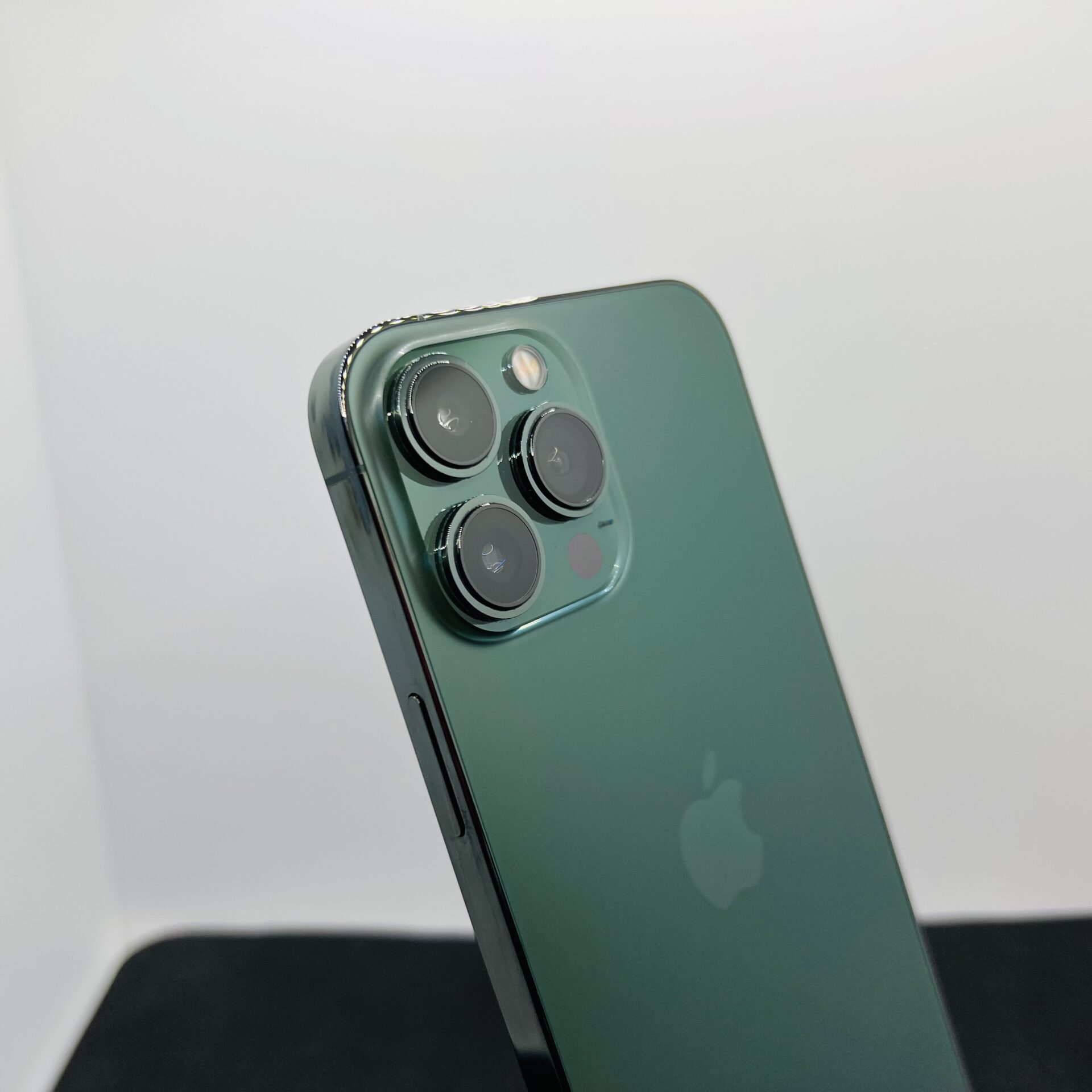 Apple iPhone 13 Pro Max 256GB Alpine Green – (Grade B) - Image 11