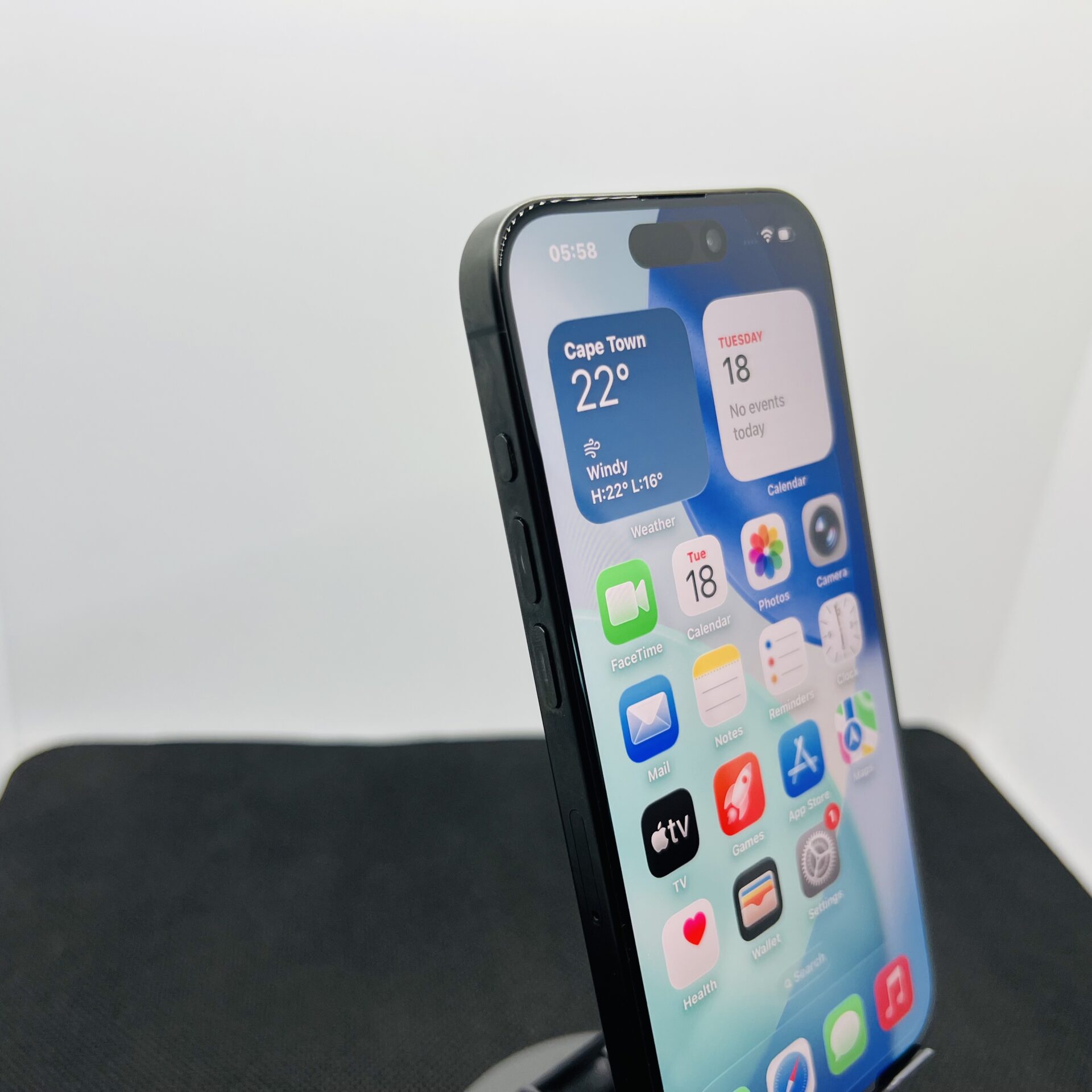 Apple iPhone 15 Pro 128GB Black Titanium – (Grade B) | Epic Deals SA