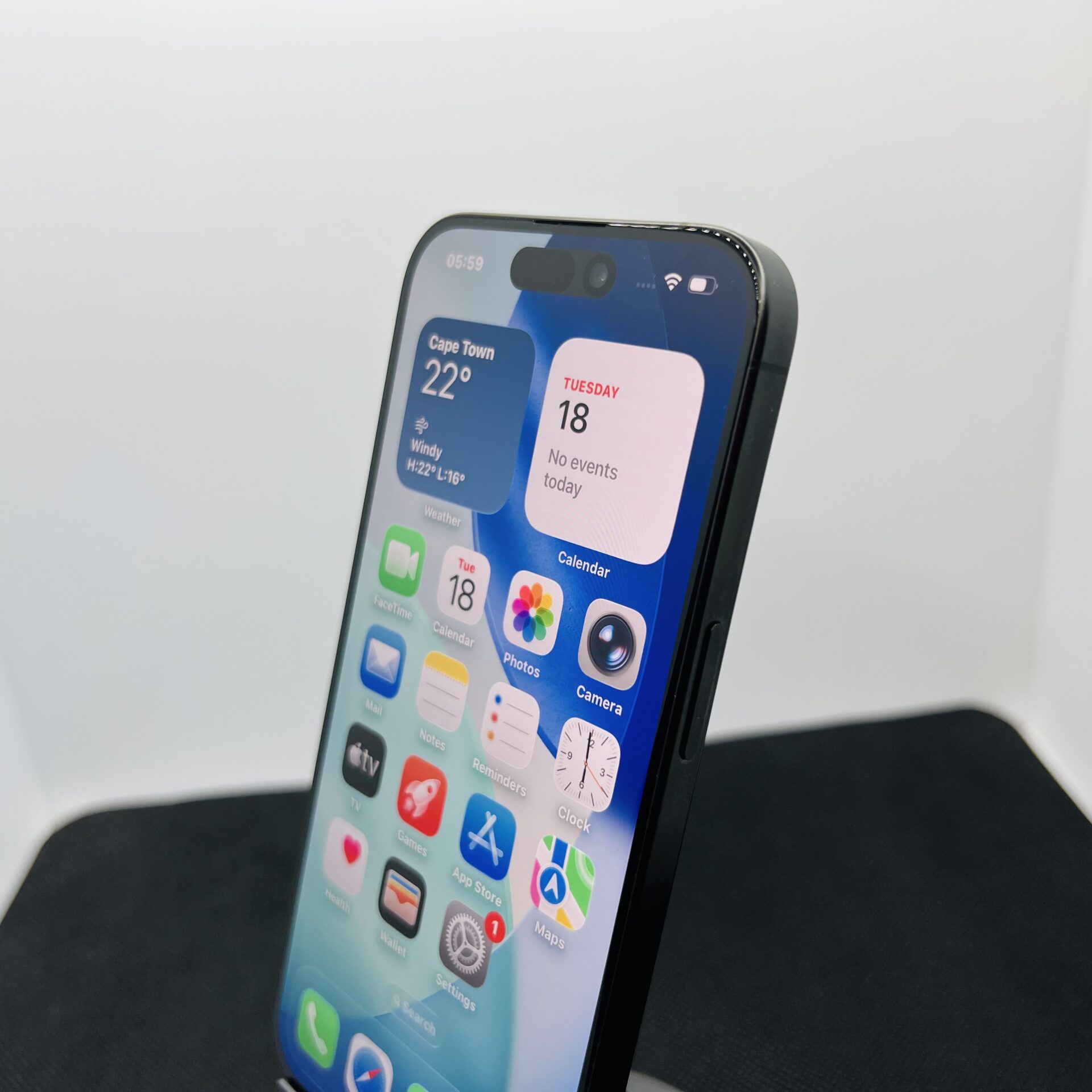 Apple iPhone 15 Pro 128GB Black Titanium – (Grade B) | Epic Deals SA
