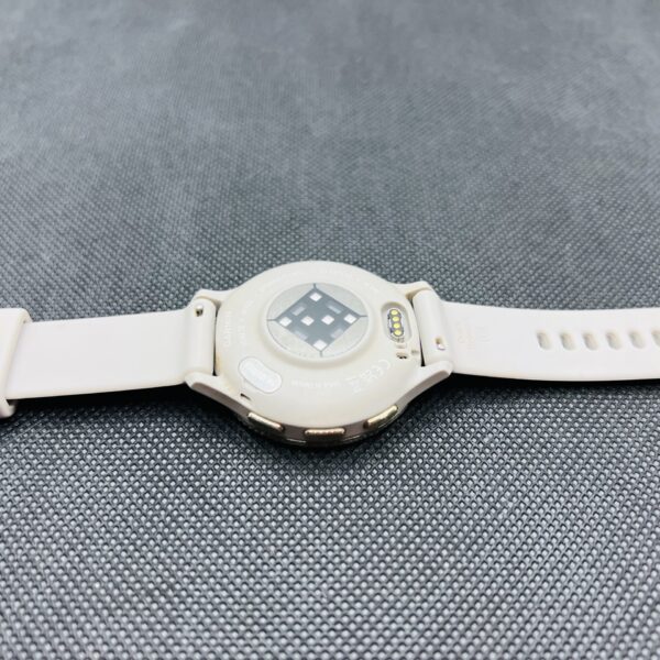Garmin Venu 3s Gold (Condition: Fair) - Cracked Screen - Image 7