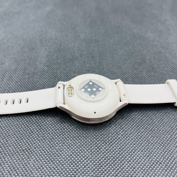 Garmin Venu 3s Gold (Condition: Fair) - Cracked Screen - Image 8