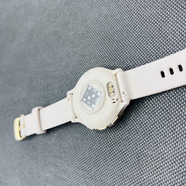 Garmin Venu 3s Gold (Condition: Fair) - Cracked Screen - Image 9