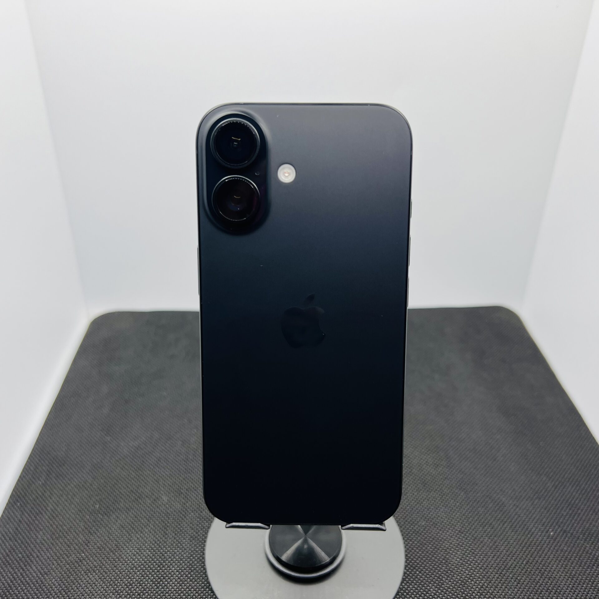 Apple iPhone 16 128GB Black – (Grade A) | Epic Deals SA