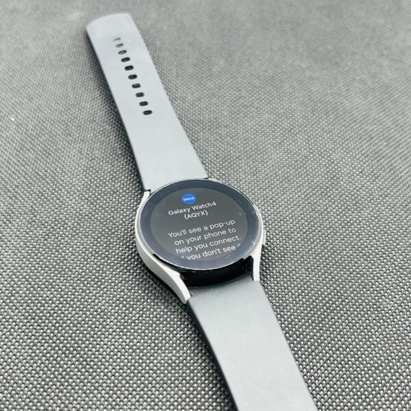 Samsung Galaxy Watch 4 40mm GPS Only Silver (Grade B) - With Black Straps - Image 5