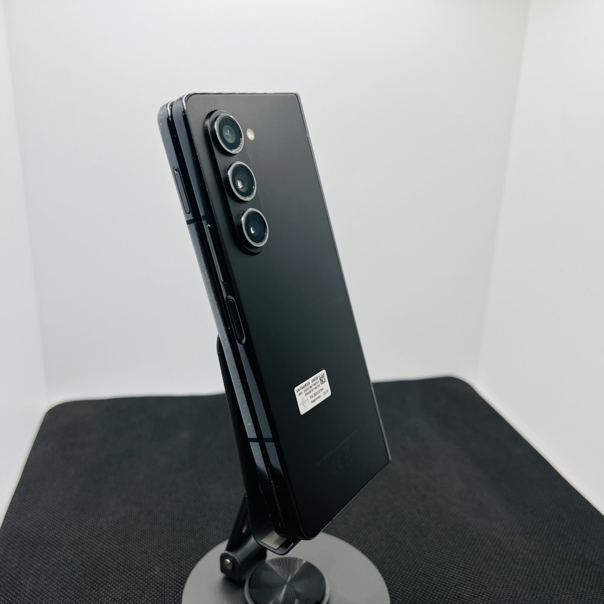 Samsung Galaxy Z Fold 5 256GB Phantom Black - (Condition: Good