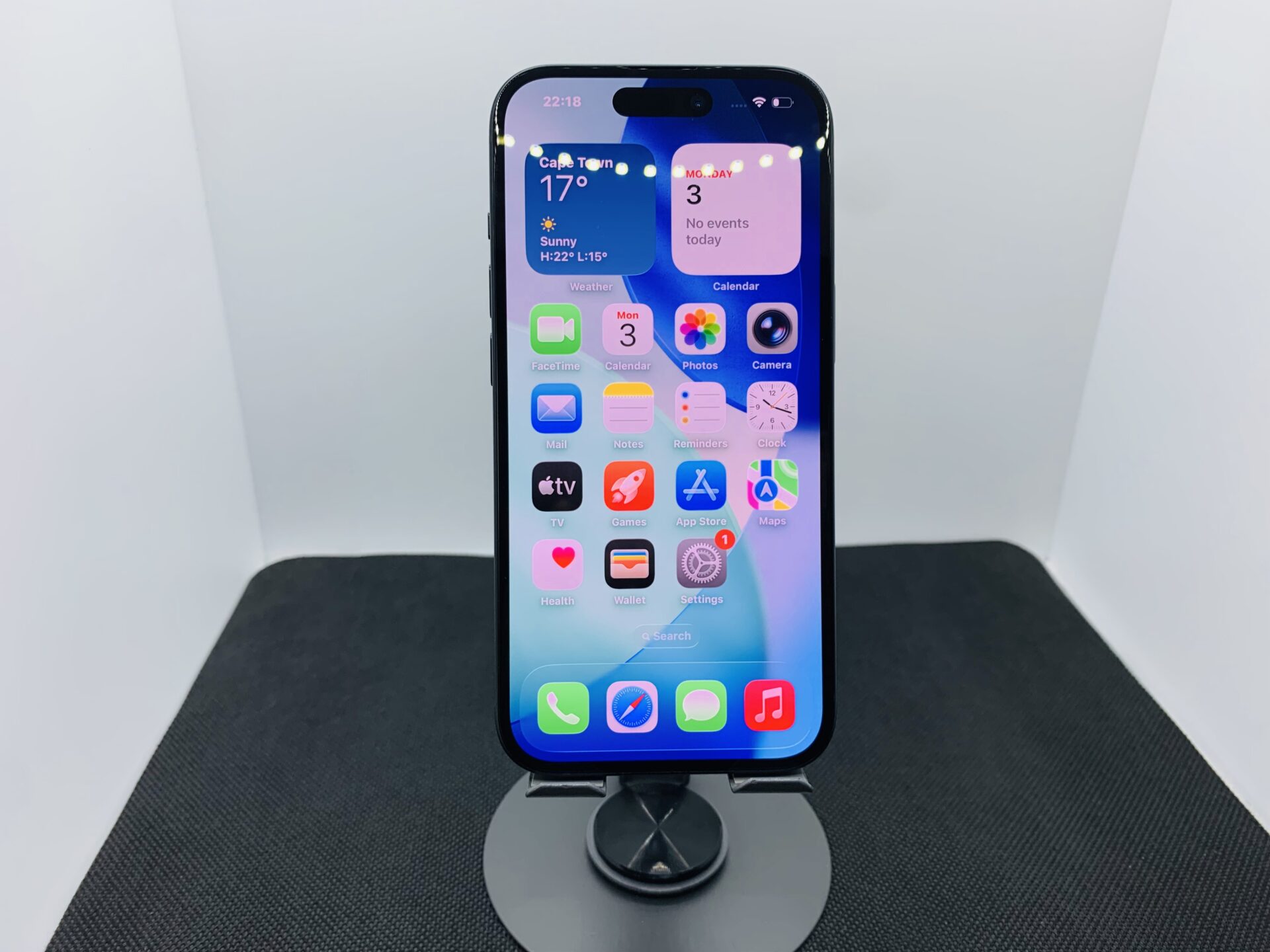 Apple iPhone 15 128GB Black – (Grade A) - Image 3
