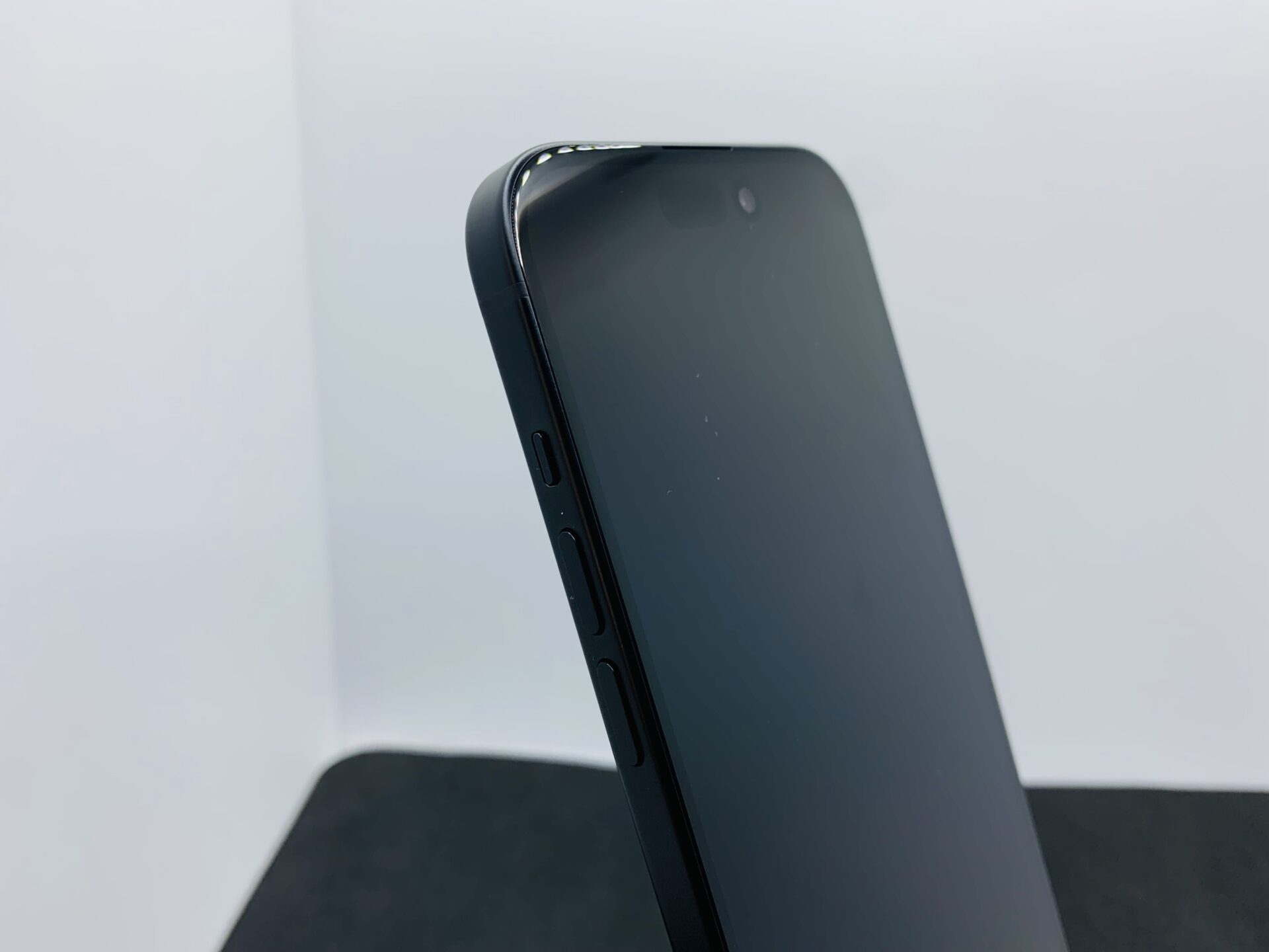 Apple iPhone 15 128GB Black – (Grade A) - Image 9