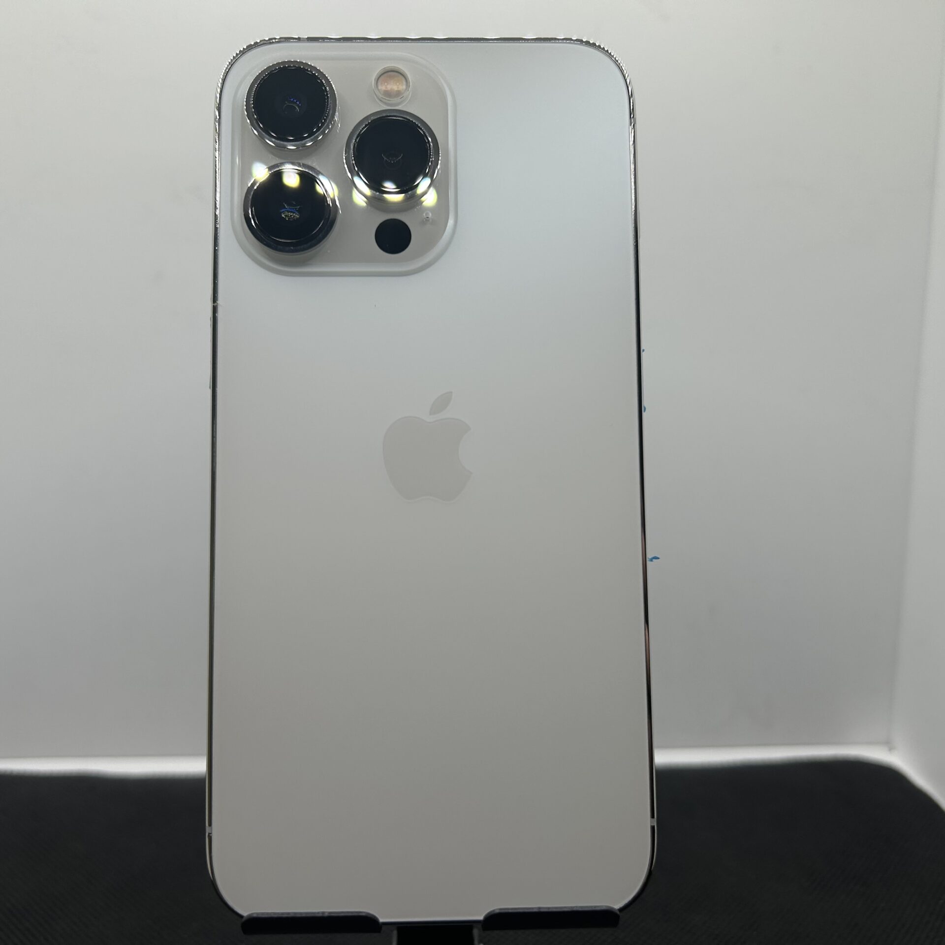 Apple iPhone 13 Pro 512GB Silver (Grade B) - Bright Spots | Epic
