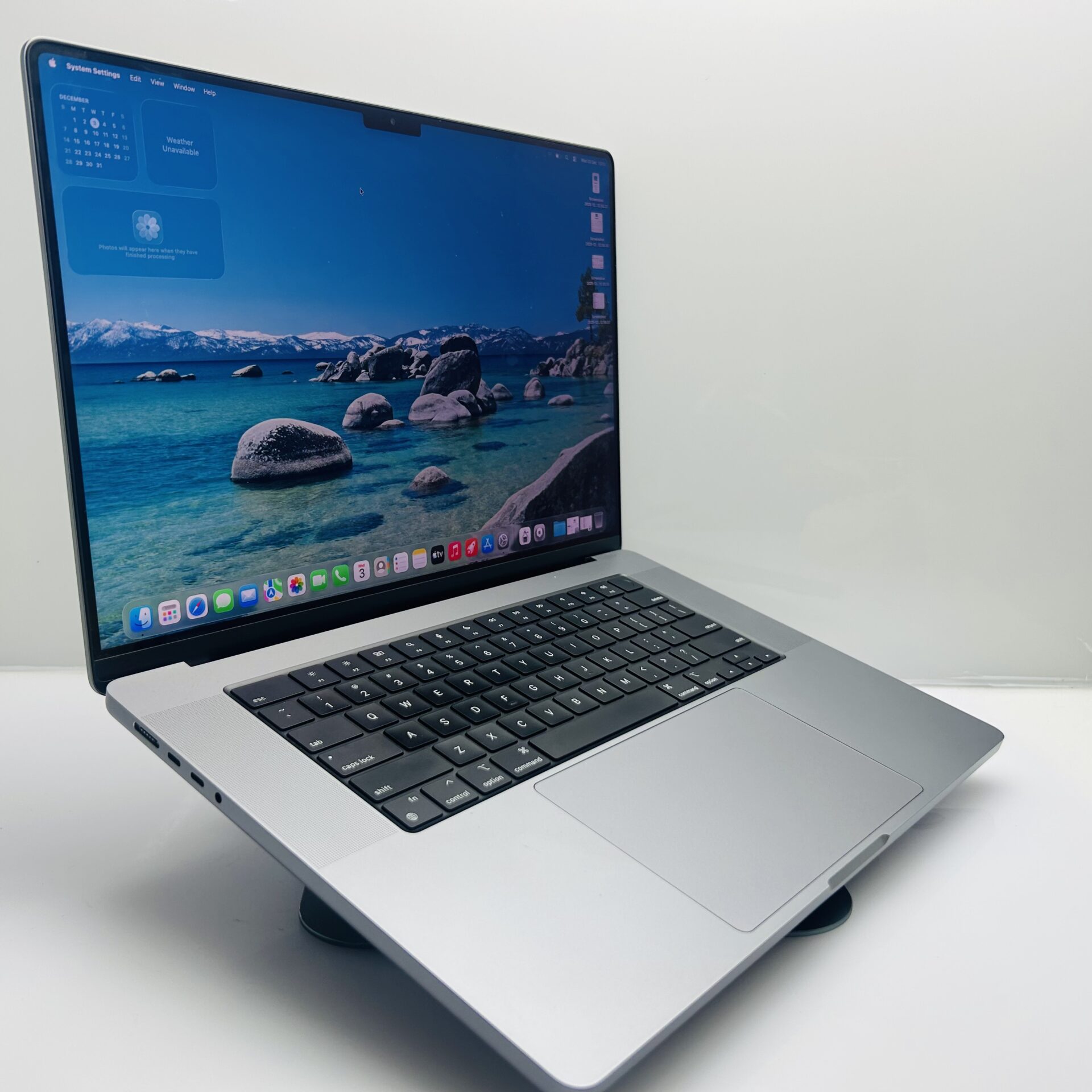 Apple MacBook Pro M2 Pro 14-Inch 10 CPU/16 GPU 16GB RAM 512GB SSD
