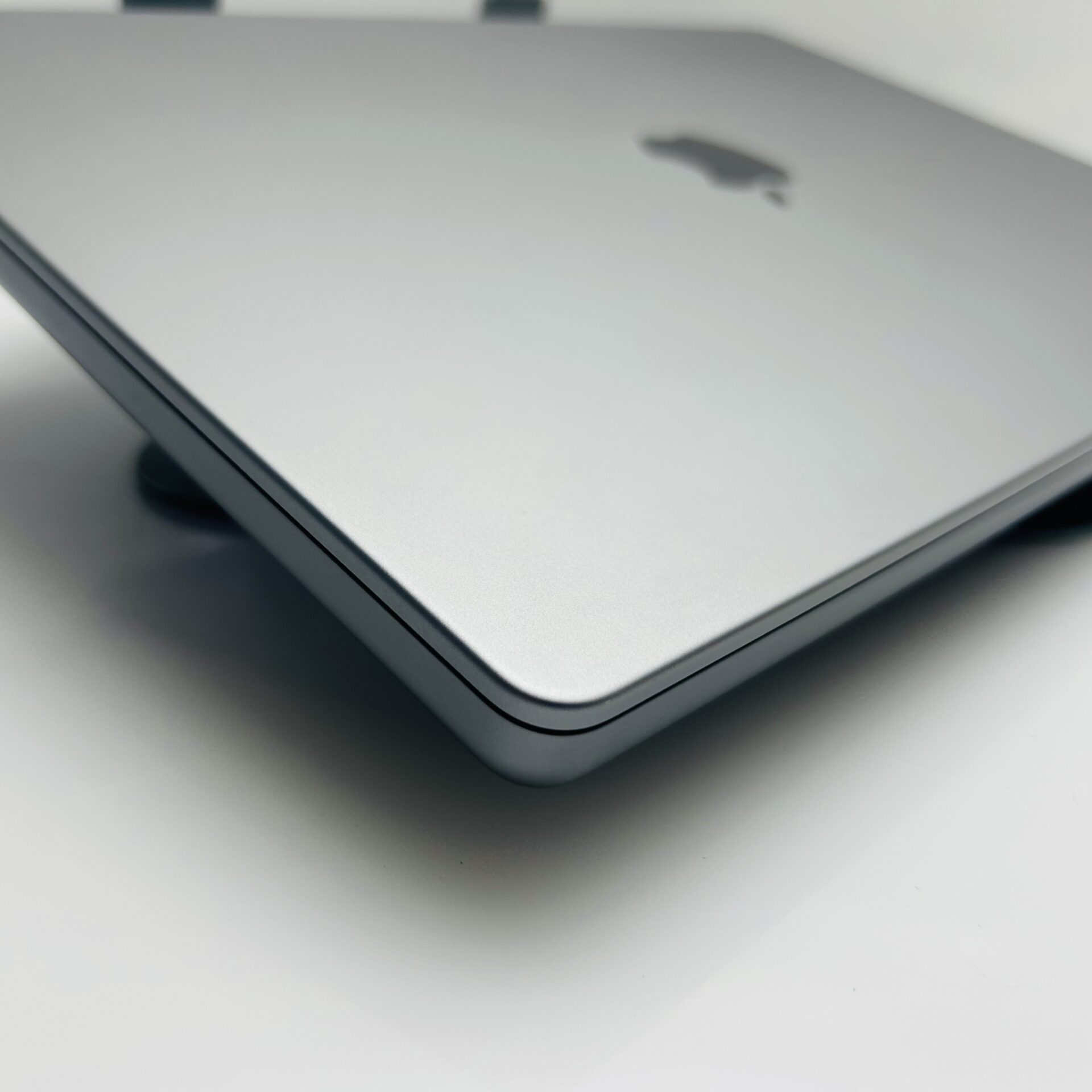 Apple MacBook Pro M2 Pro 14-Inch 10 CPU/16 GPU 16GB RAM 512GB SSD