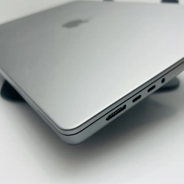 Apple MacBook Pro M2 Pro 14-Inch 10 CPU/16 GPU 16GB RAM 512GB SSD