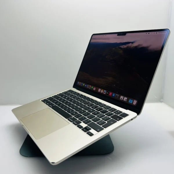 Apple MacBook Air “M2” 13-Inch 8CPU/8 GPU (2022) 8GB RAM 256GB SSD