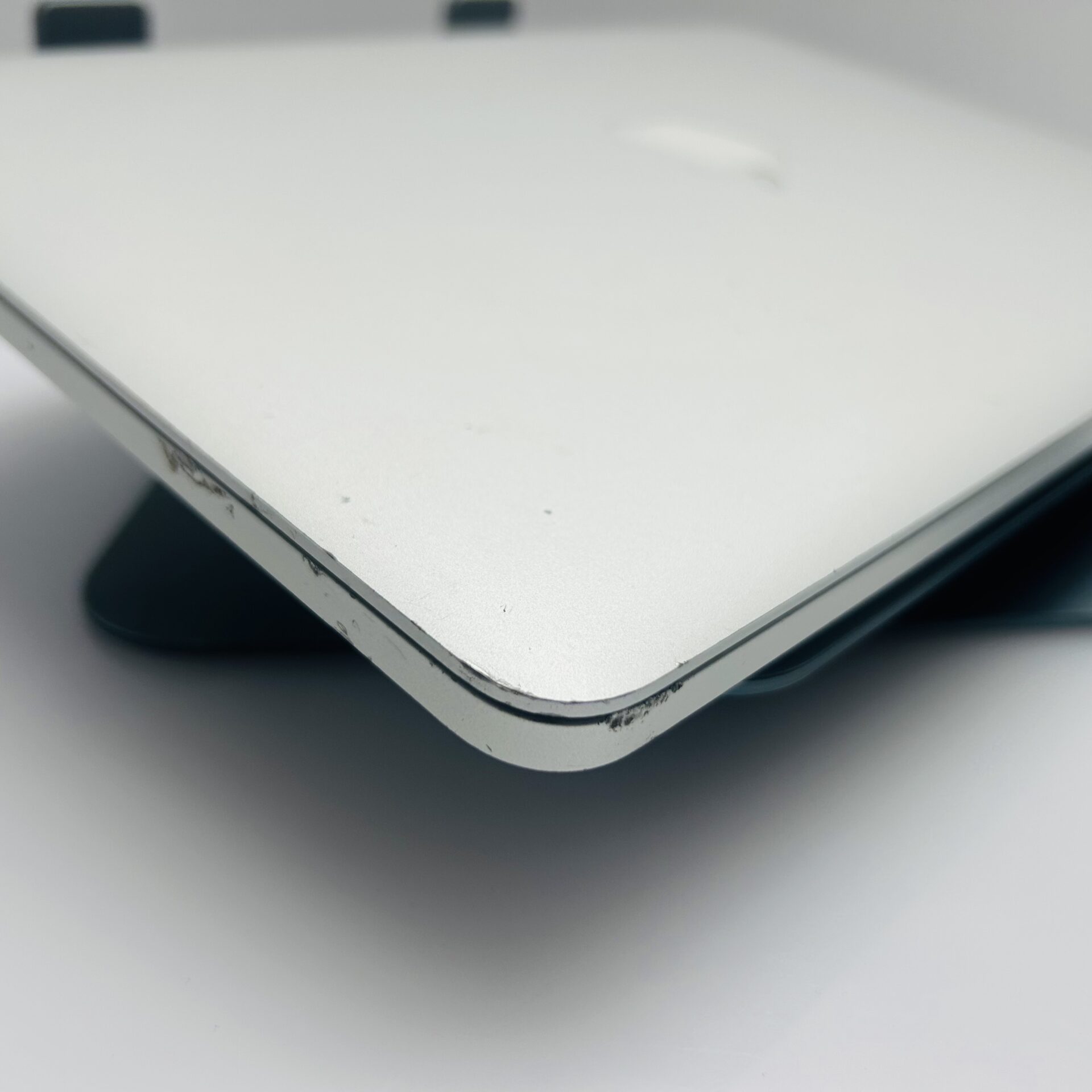 Apple MacBook Pro 13-Inch “Core i5” 2.9GHz (Early 2015) 16GB RAM