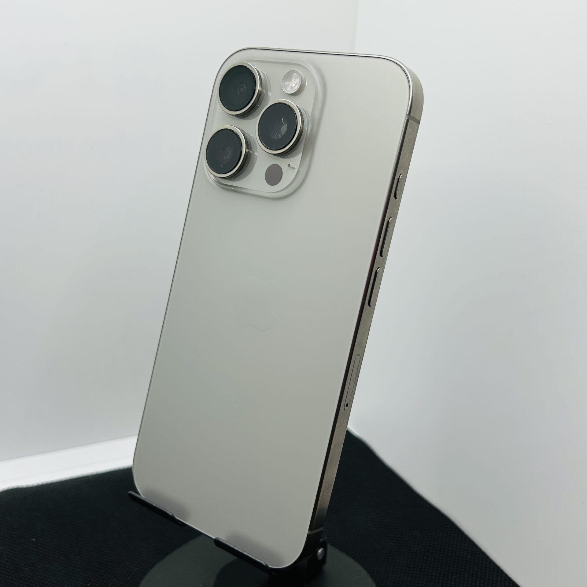 Apple iPhone 16 Pro 256GB Natural Titanium - (Grade B) - Image 10