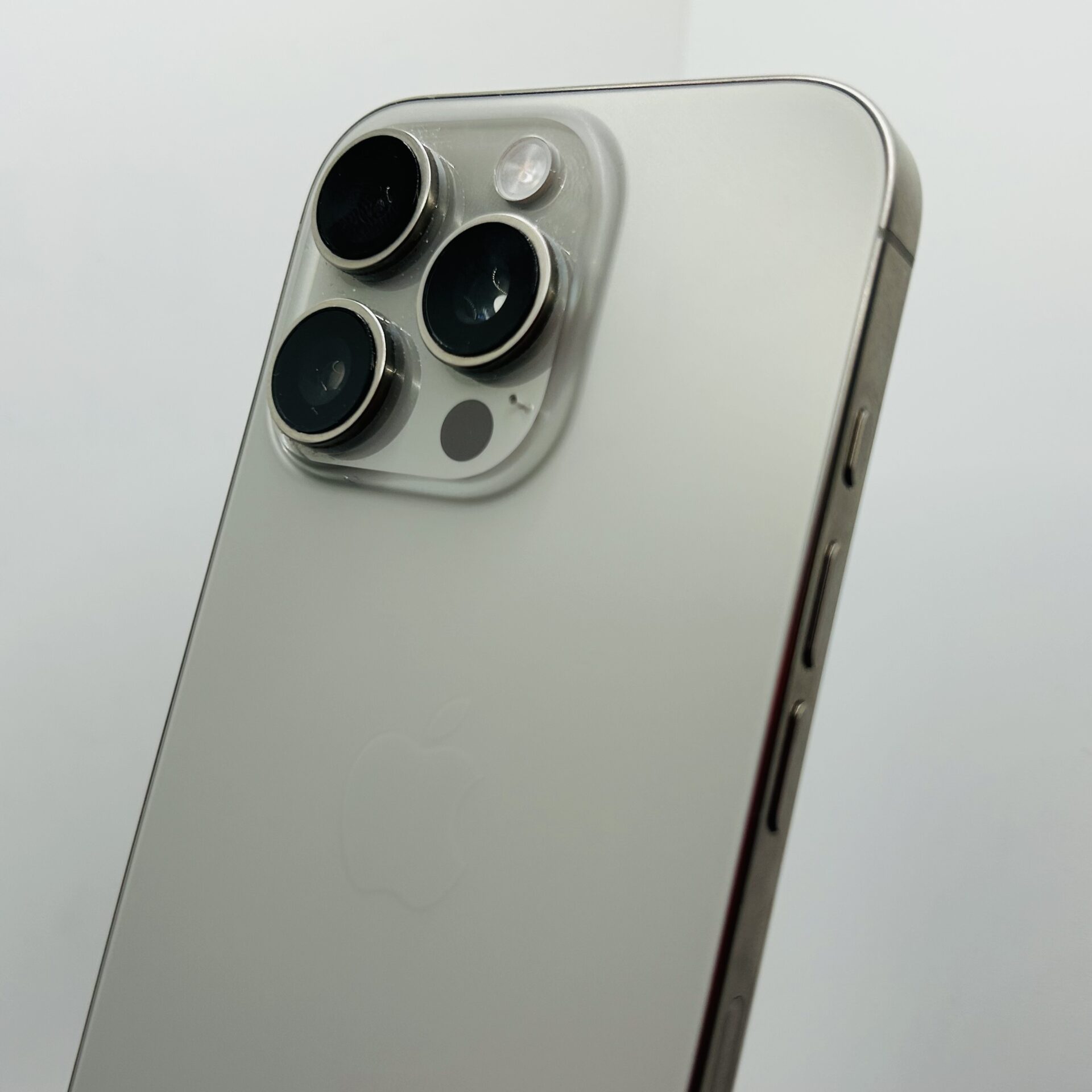 Apple iPhone 16 Pro 256GB Natural Titanium - (Grade B) - Image 11