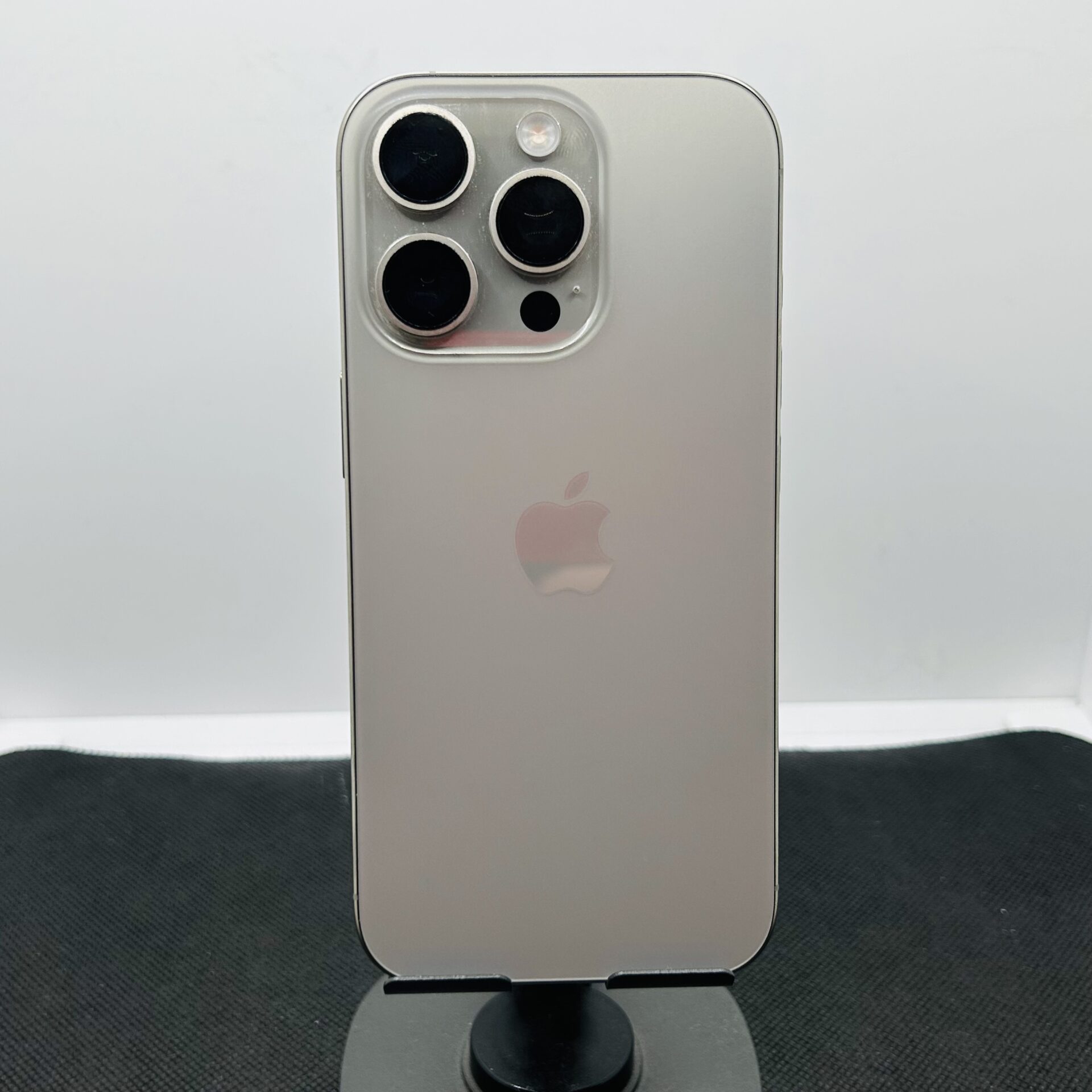 Apple iPhone 16 Pro 256GB Natural Titanium - (Grade B) - Image 9