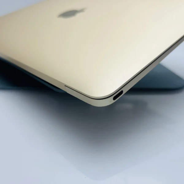 Apple MacBook Air 12-Inch “Core m3” 1.1 GHz (Early 2016) 8GB RAM