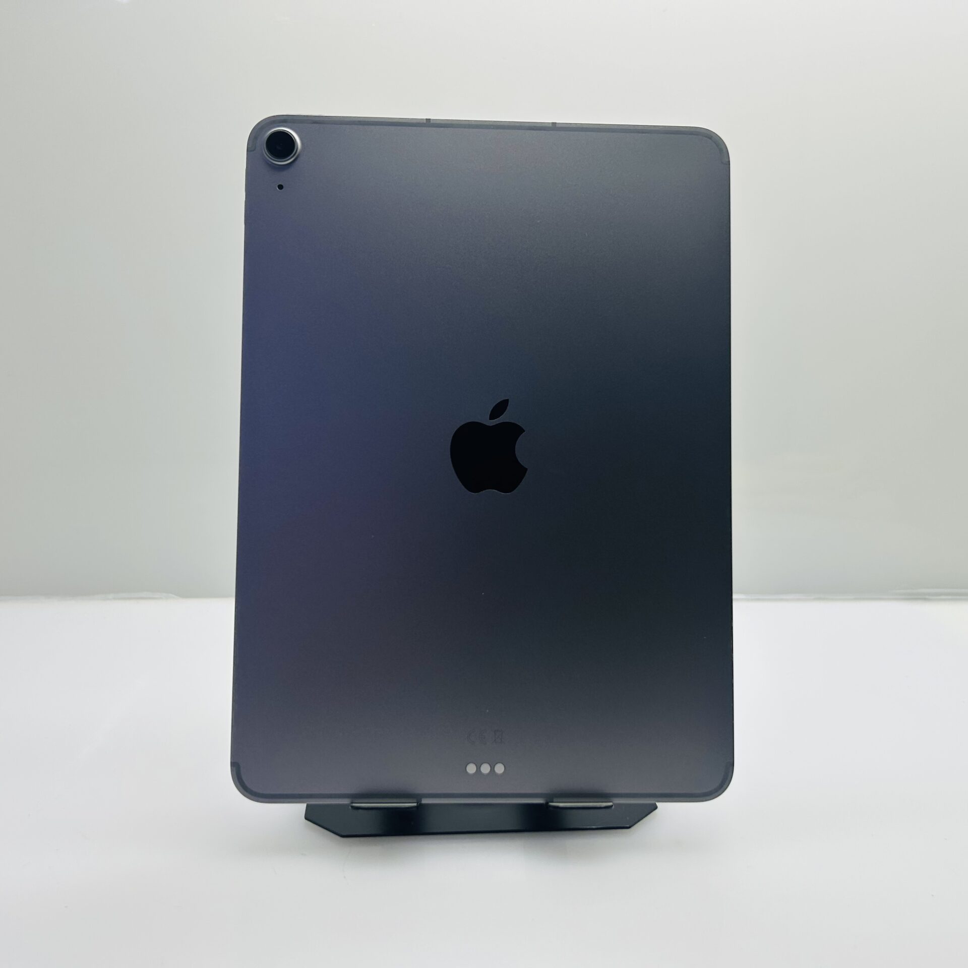 Apple iPad Air 11″ M3 (Wifi And E-SIM) 256GB Space Gray – (Grade A) - Image 6