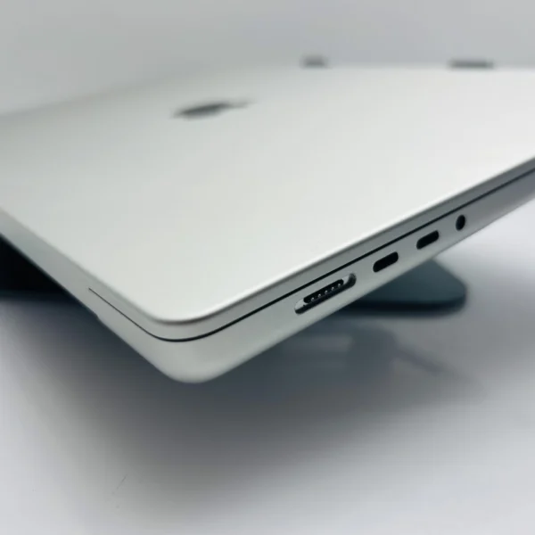 Apple Macbook Pro “M4 Pro” 16-inch 14 CPU/20 GPU 24GB RAM 512GB