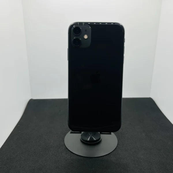 Apple iPhone 11 64GB Black (Grade B) - Minor Bright Spots | Epic