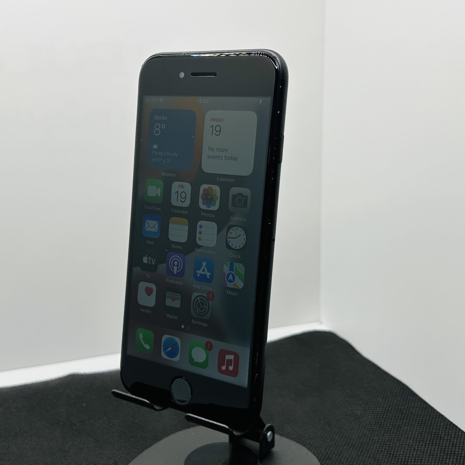 Buy Used Apple iPhone 7 32GB Black - (Grade B) Bright Spot