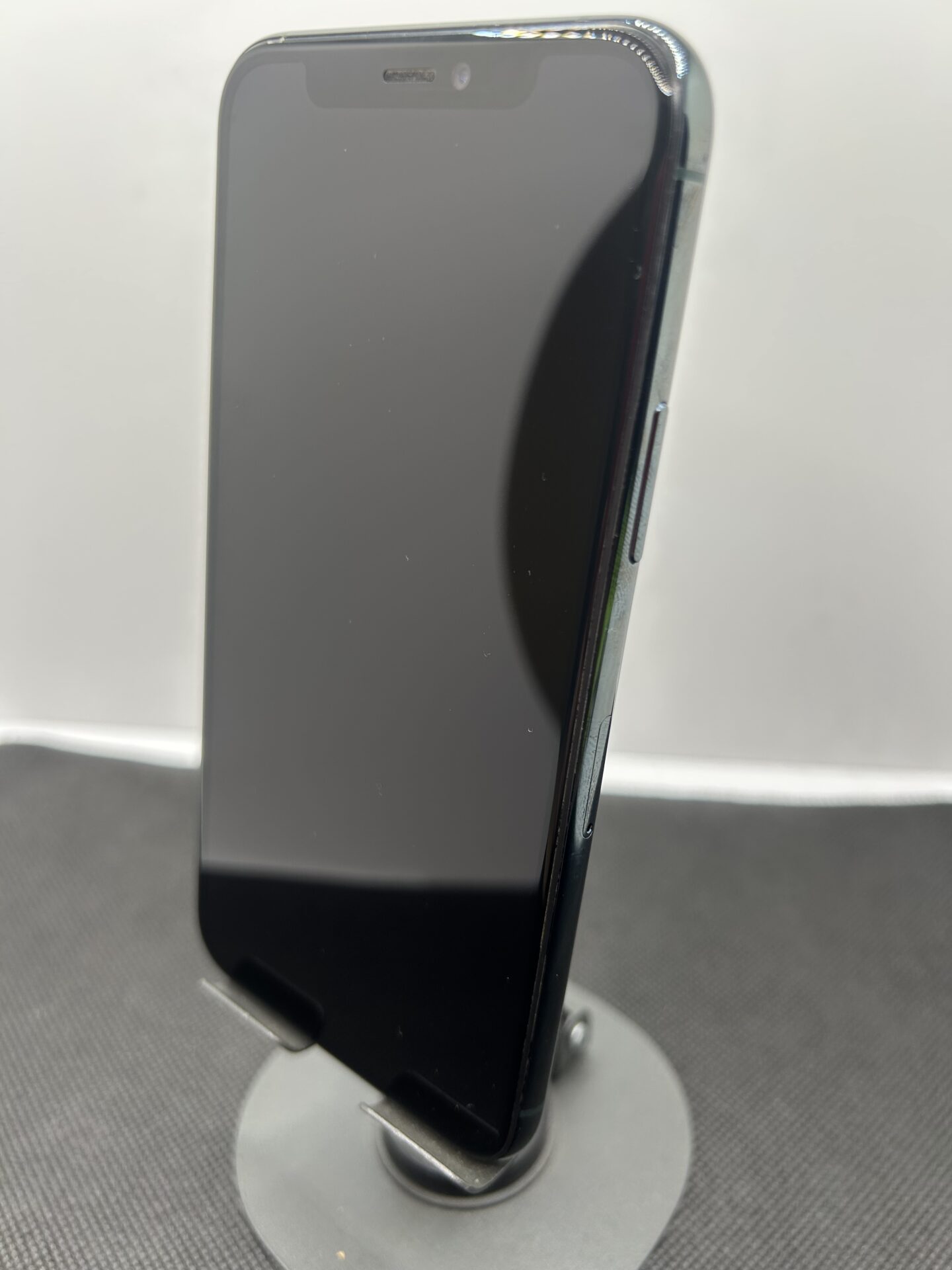 Apple iPhone 11 Pro 64GB Midnight Green (Grade B) - Image 6