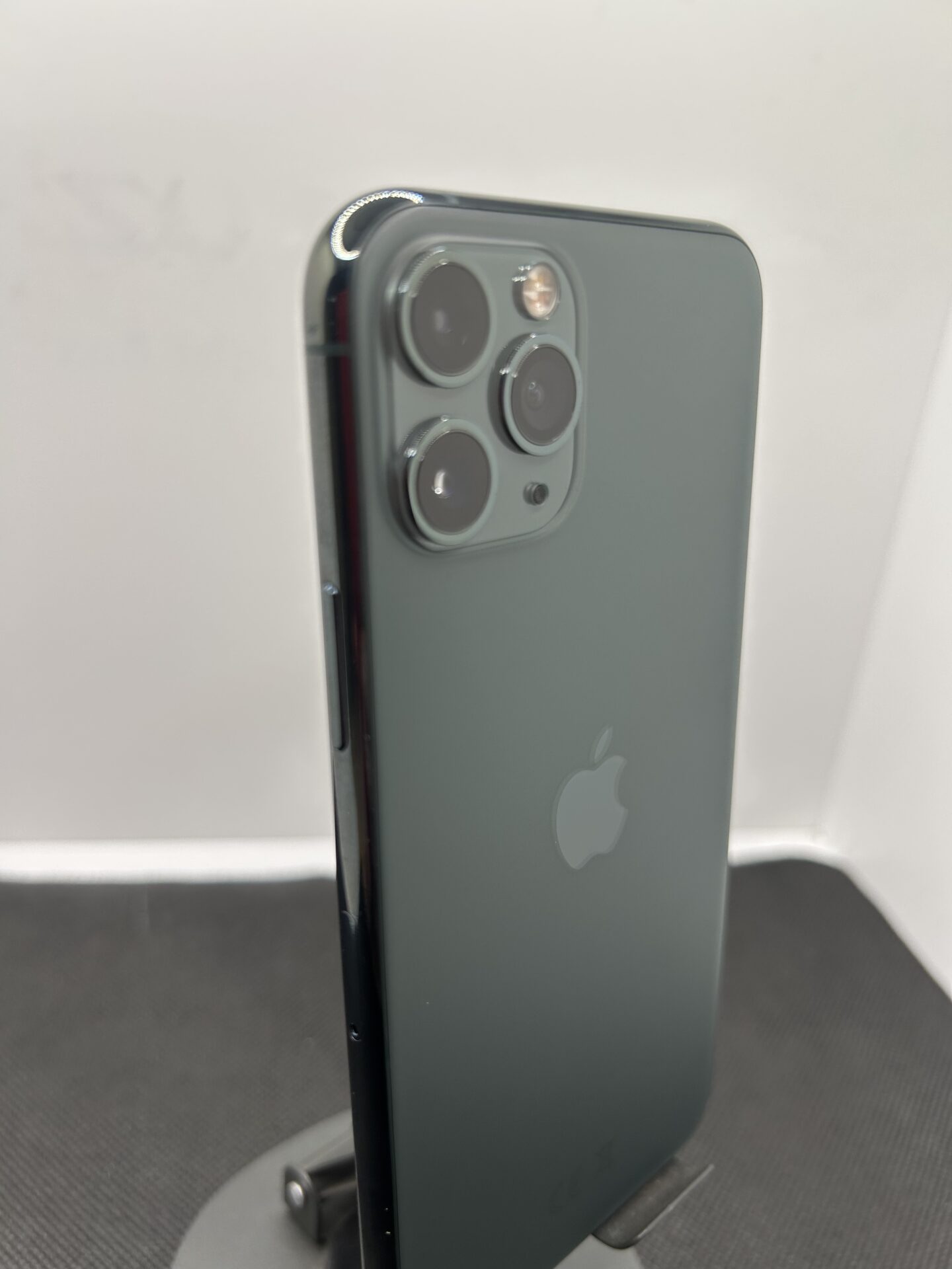 Apple iPhone 11 Pro 64GB Midnight Green (Grade B) - Image 10