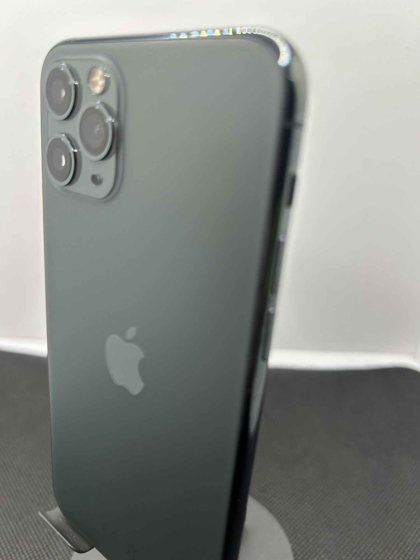 Apple iPhone 11 Pro 64GB Midnight Green (Grade B) - Image 11