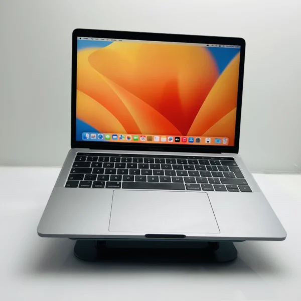 MacBook Pro 2019 13インチ i5 8GB 2ports Apple MacBook Pro 13-Inch “Core i5” 2.4GHz (TouchBar/2019) 8GB RAM