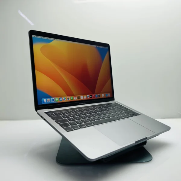 Apple MacBook Pro 13-Inch “Core i5” 2.4GHz (TouchBar/2019) 8GB RAM