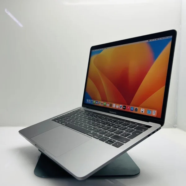 Apple MacBook Pro 13-Inch “Core i5” 2.4GHz (TouchBar/2019) 8GB RAM