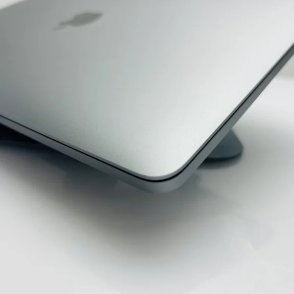 Apple MacBook Pro 13-Inch “Core i5” 2.4GHz (TouchBar/2019) 8GB RAM