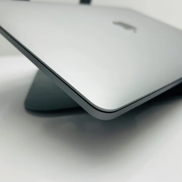 Apple MacBook Pro 13-Inch “Core i5” 2.4GHz (TouchBar/2019) 8GB RAM