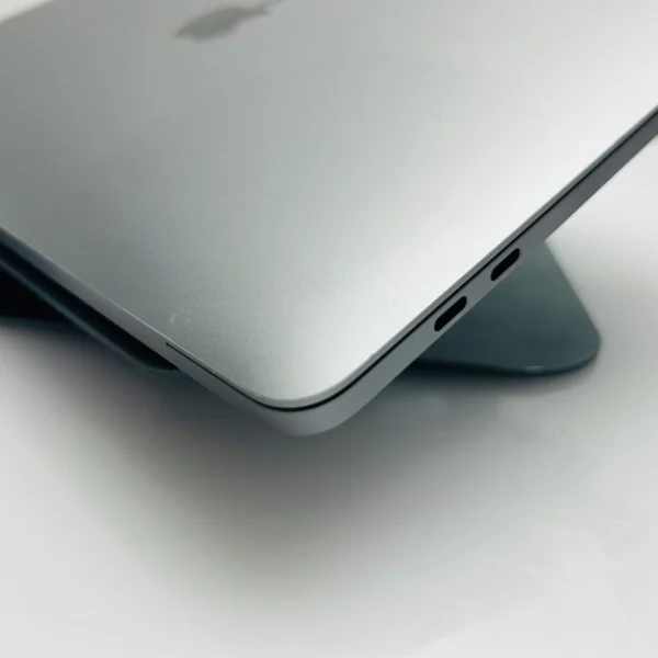 Apple MacBook Pro 13-Inch “Core i5” 2.4GHz (TouchBar/2019) 8GB RAM