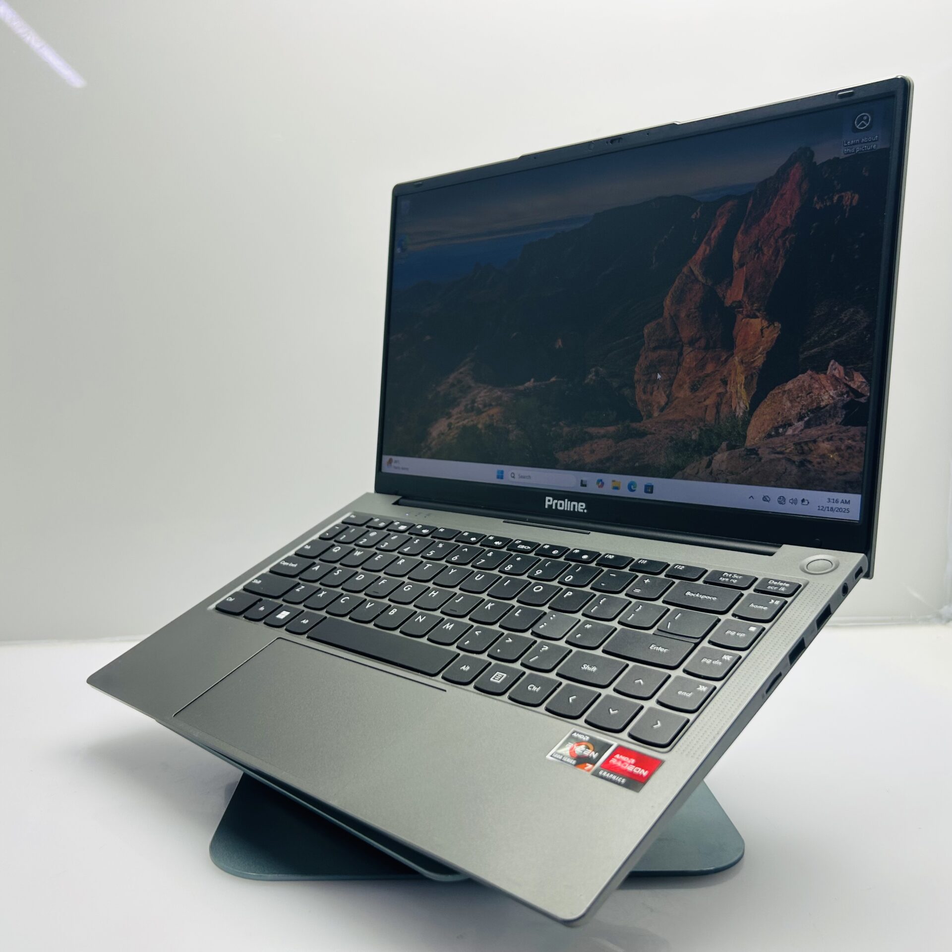 Proline Thinline V146SH “Ryzen 7” 1.80GHz 16GB RAM 500GB SSD NVMe
