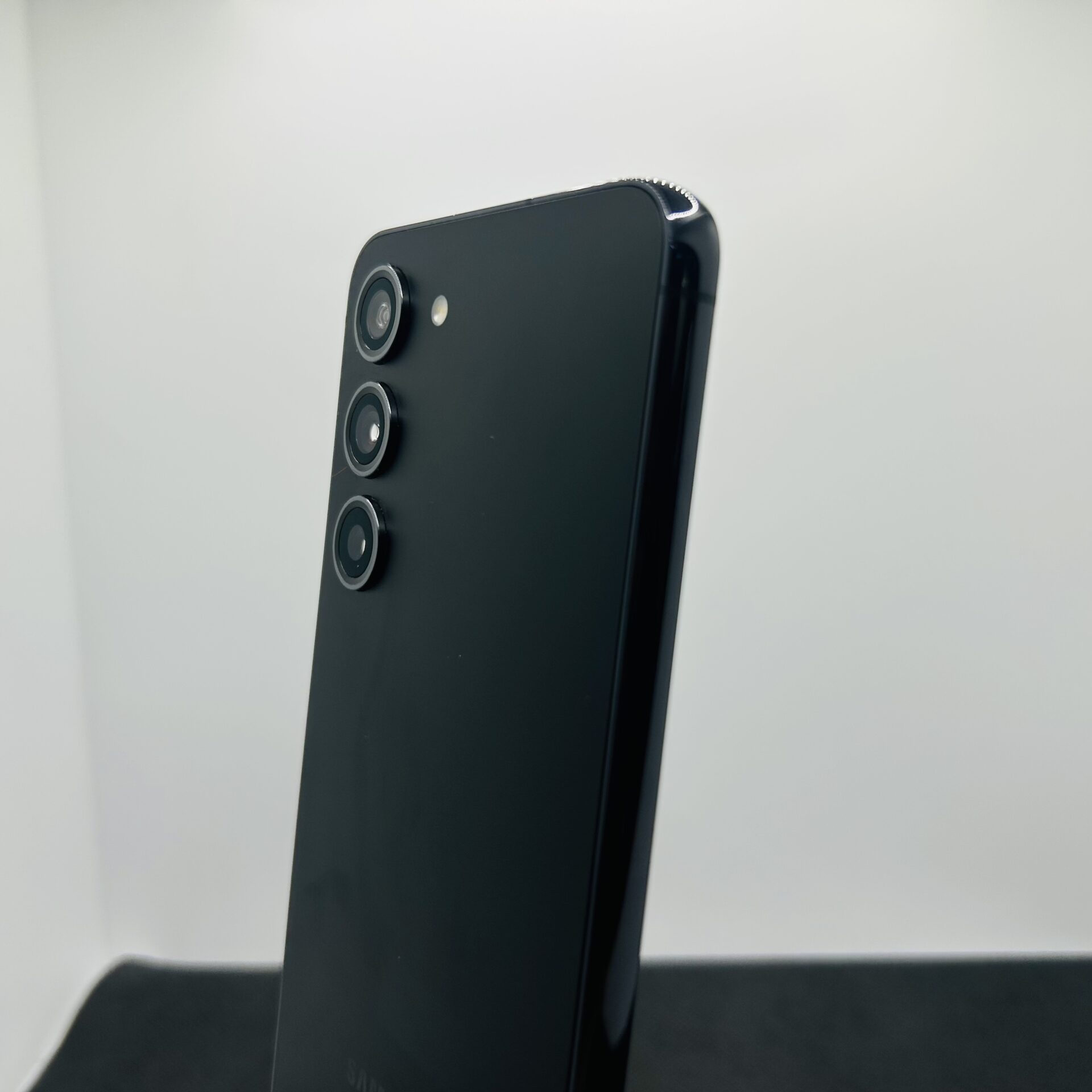 Samsung Galaxy S23 256GB Phantom Black – (Grade B) - Image 8