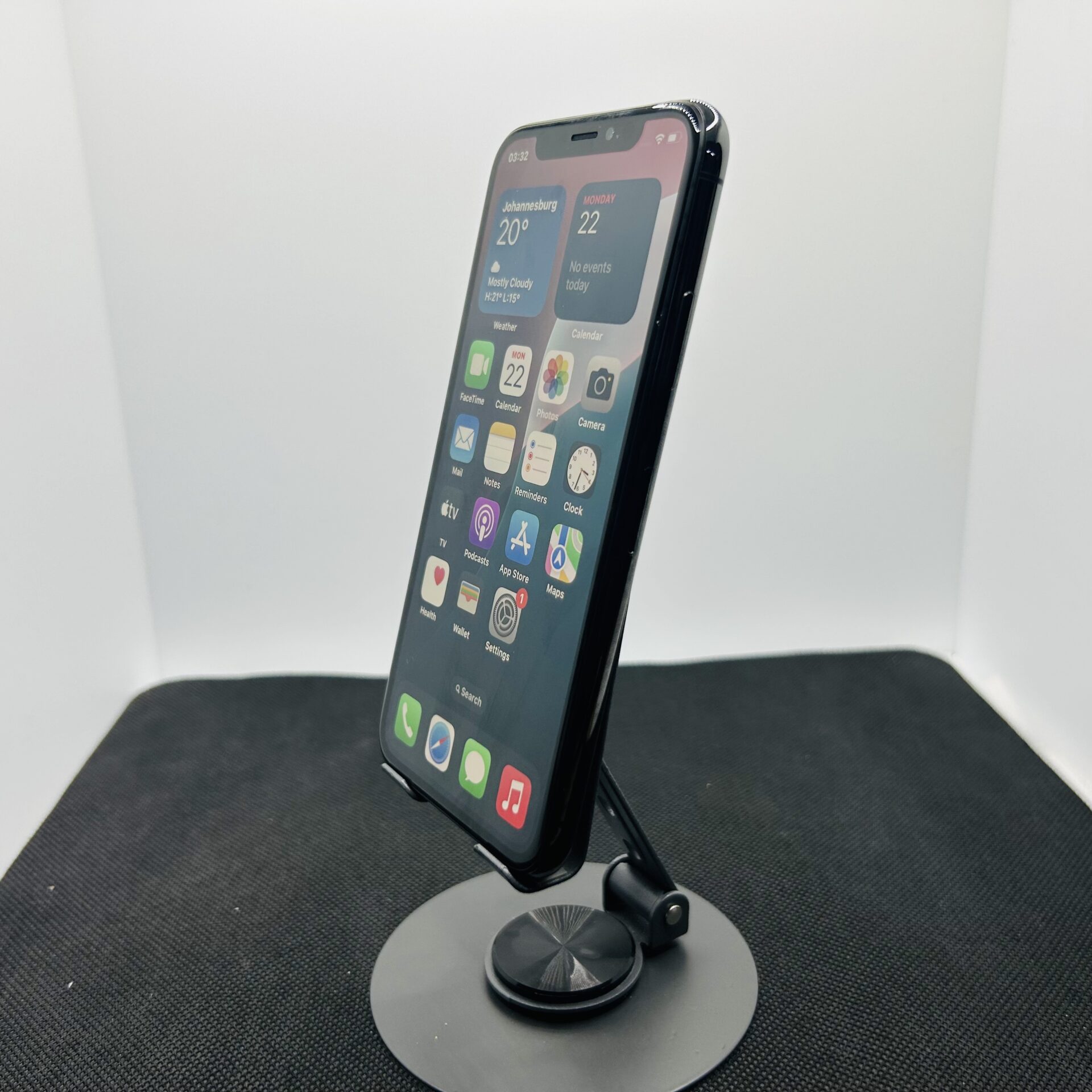 Apple iPhone XS 64GB Space Gray - (Grade B) - Image 4