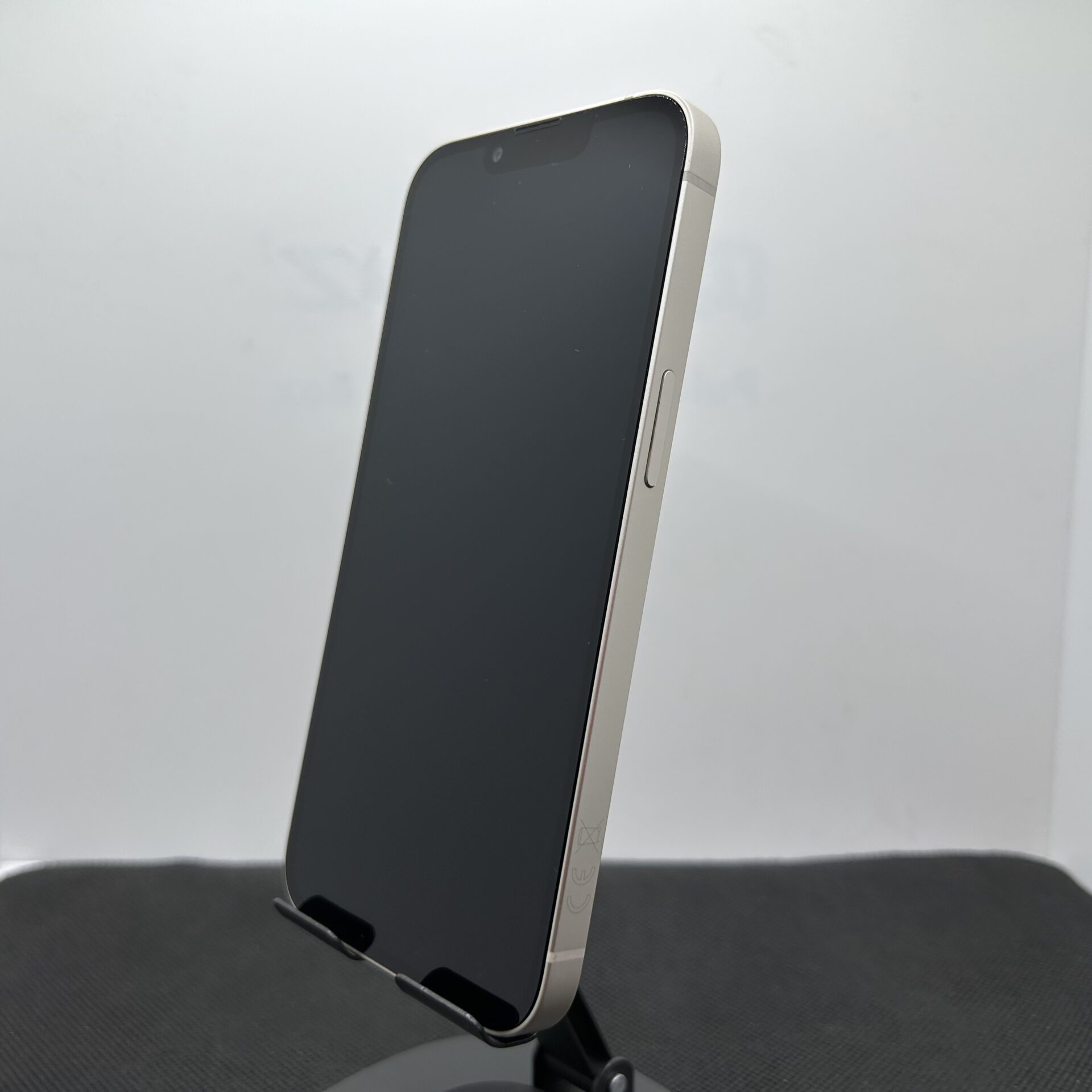 Apple iPhone 13 256GB Starlight - (Grade B) - Image 6