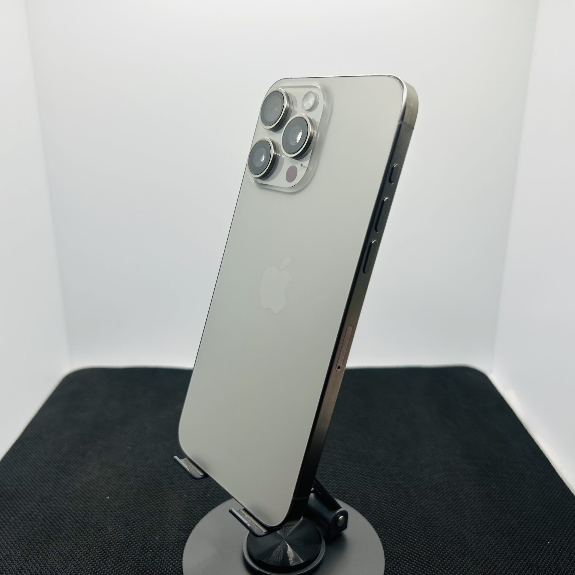Apple iPhone 15 Pro Max 512GB Natural Titanium – (Grade B) - Image 5