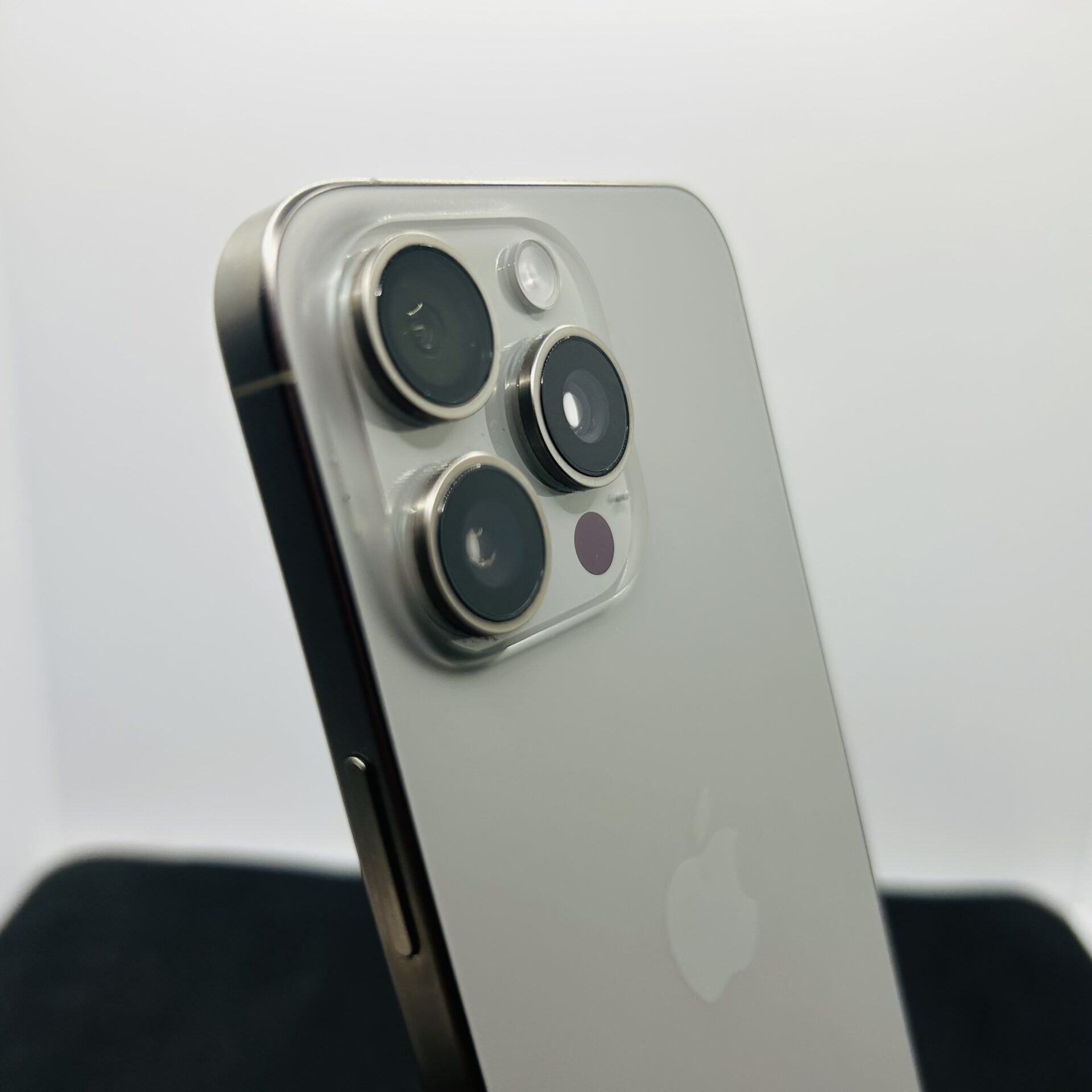 Apple iPhone 15 Pro Max 512GB Natural Titanium – (Grade B) - Image 8