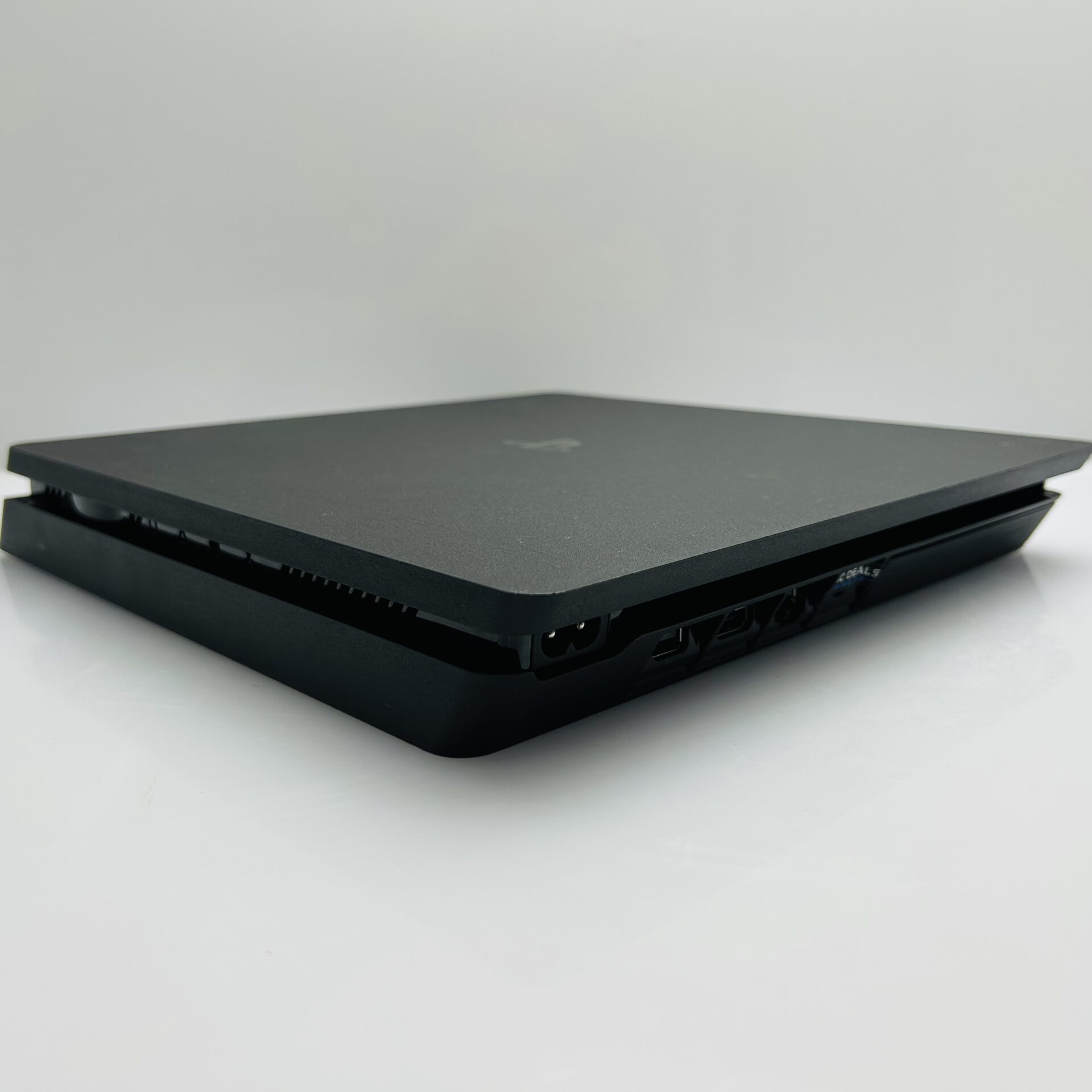 PlayStation 4 Slim Black 500GB + 1 Controller + HDMI Cable + Power Cable + 2 Games - (Grade B) - Image 5