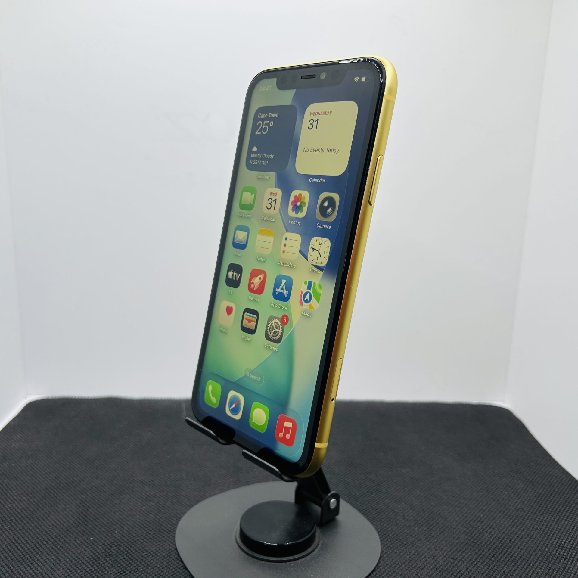 Apple iPhone 11 256GB Yellow - (Grade B) - Image 4