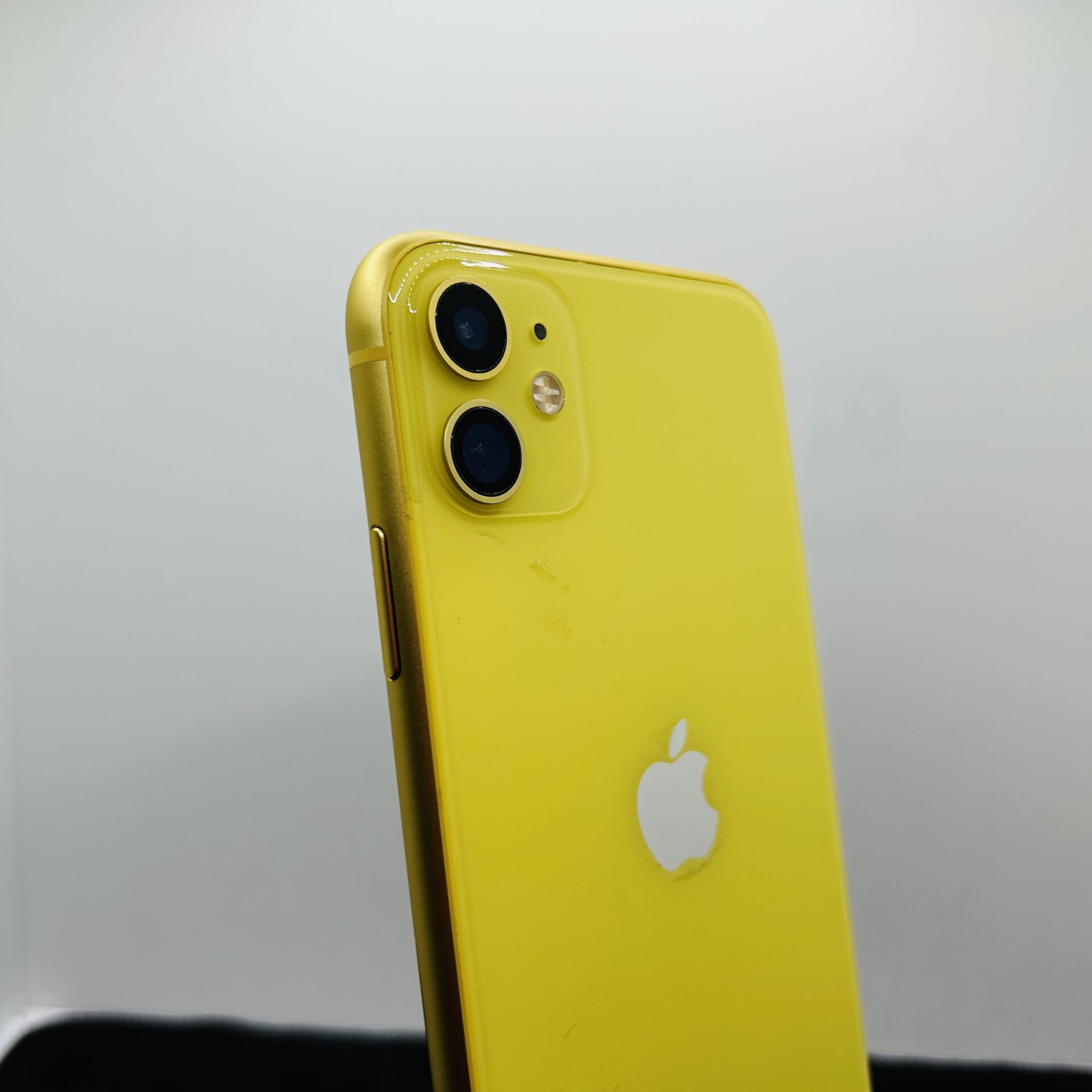 Apple iPhone 11 256GB Yellow - (Grade B) - Image 11