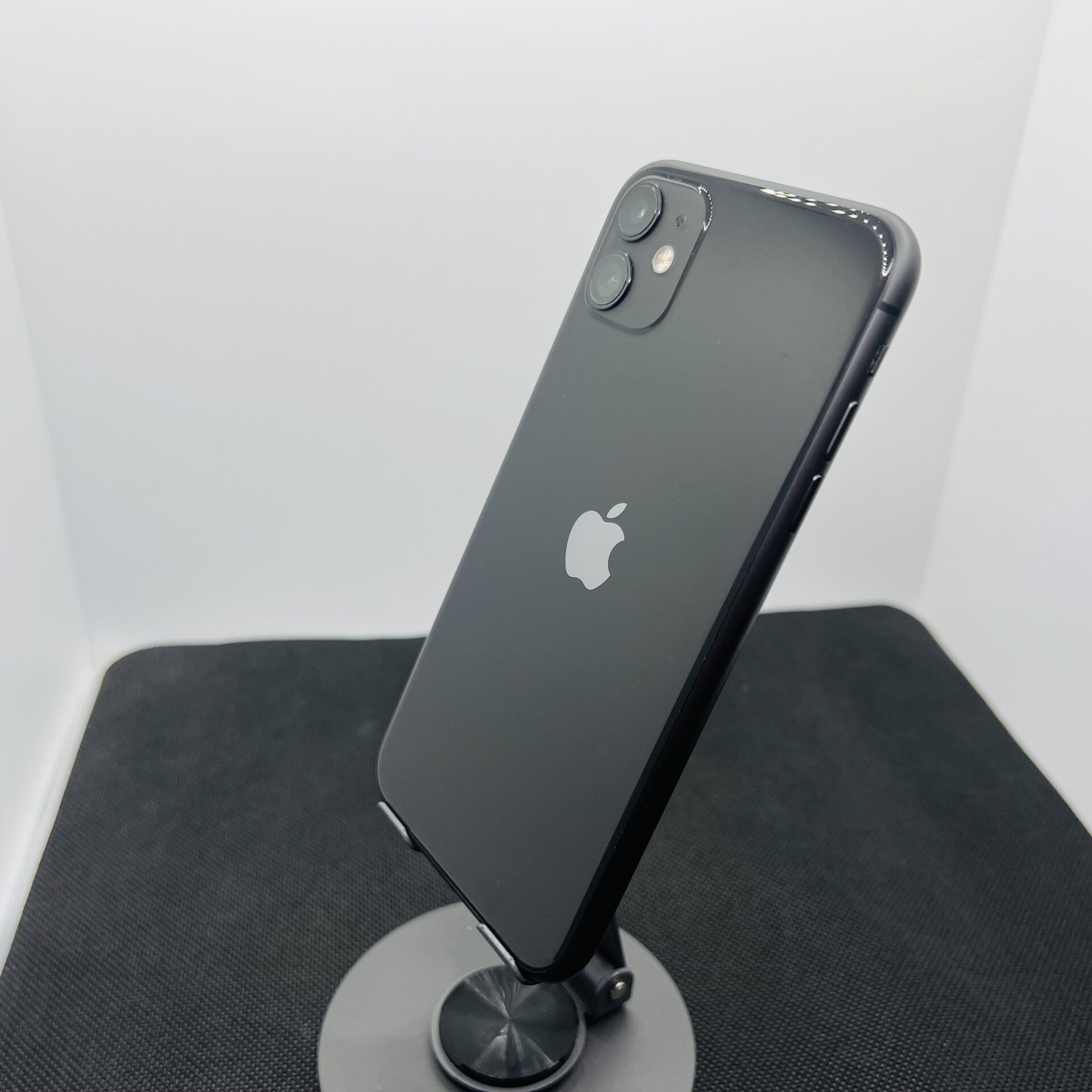 Apple iPhone 11 128GB Black – (Grade B) - Image 8