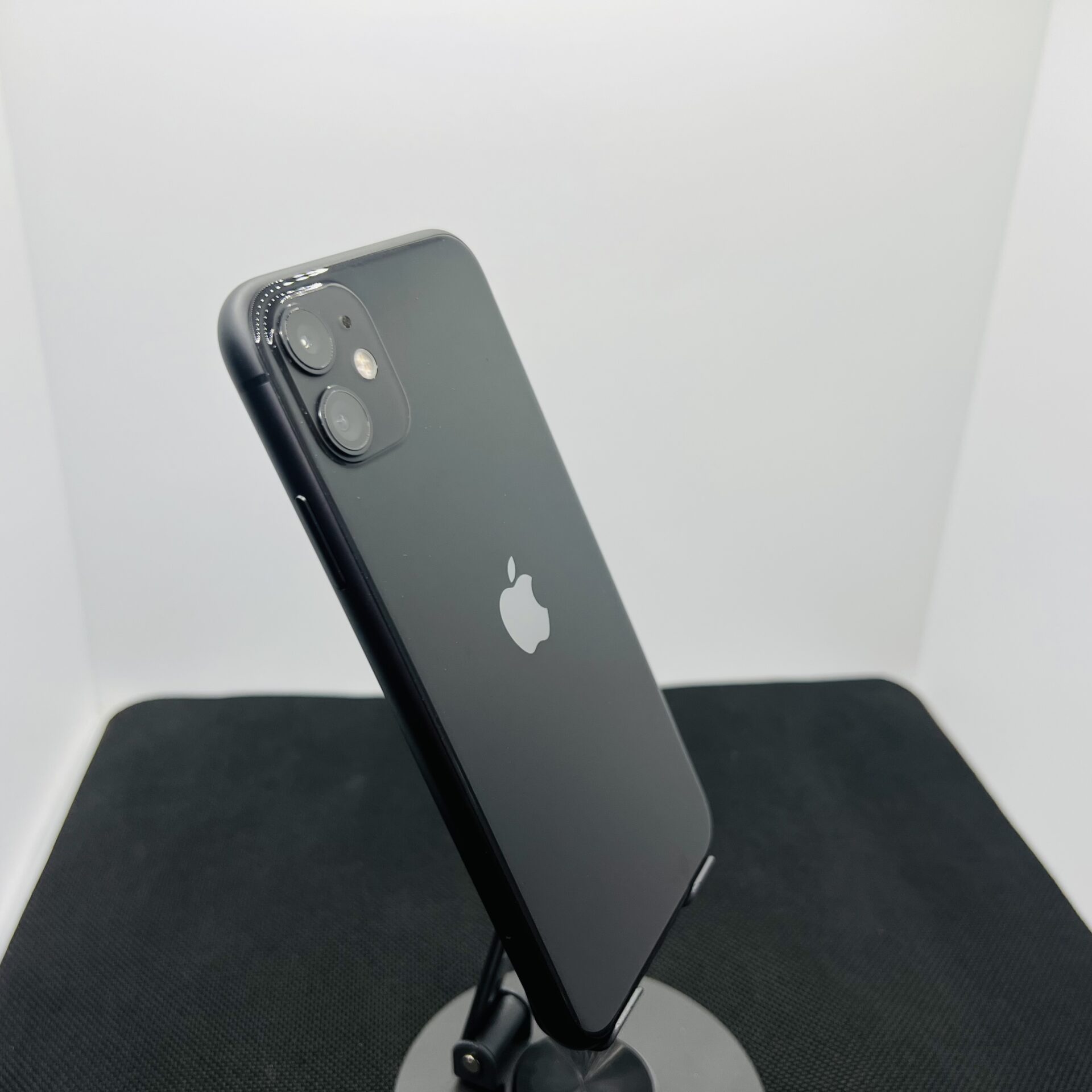 Apple iPhone 11 128GB Black – (Grade B) - Image 9