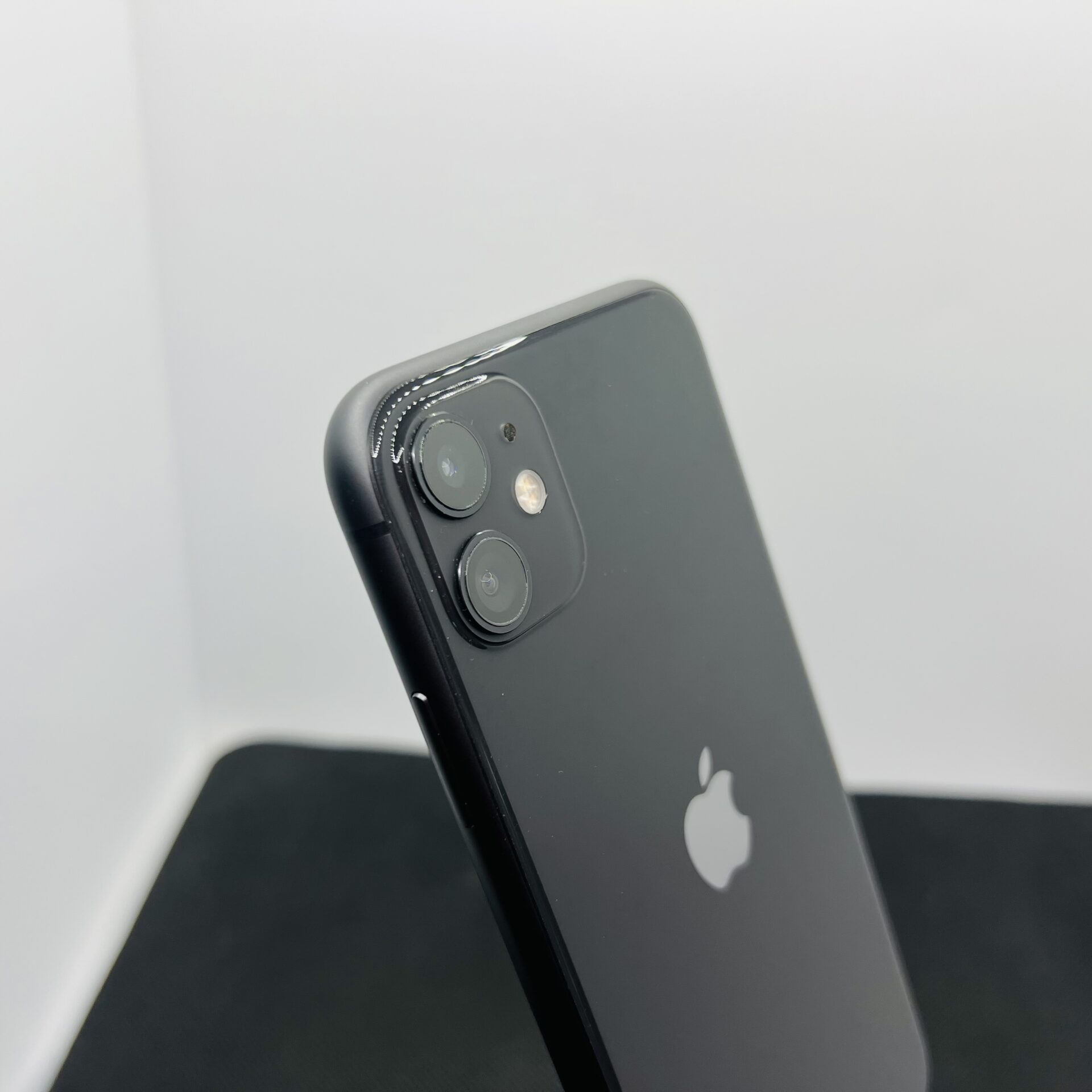 Apple iPhone 11 128GB Black – (Grade B) - Image 10