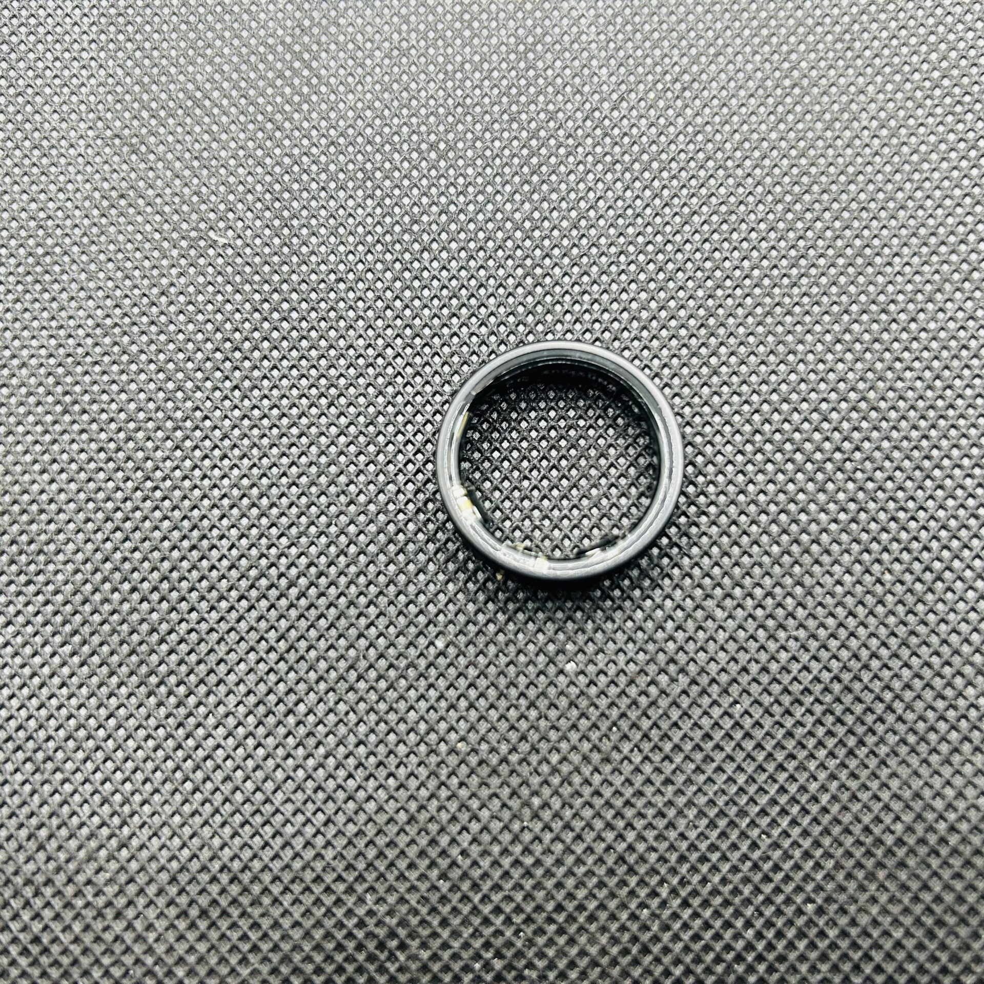 Samsung Galaxy Ring Titanium Black - (Condition: Good) - Image 5